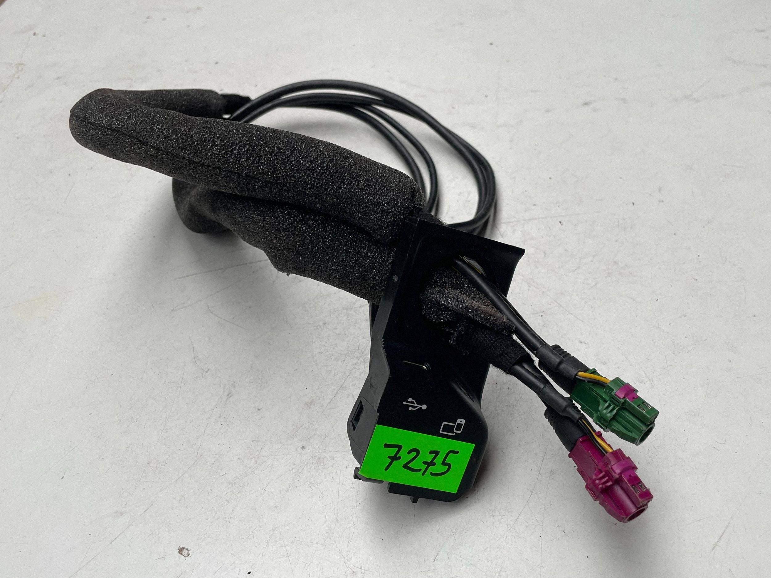 MERCEDES W167 adapter USB A1678209500 !J