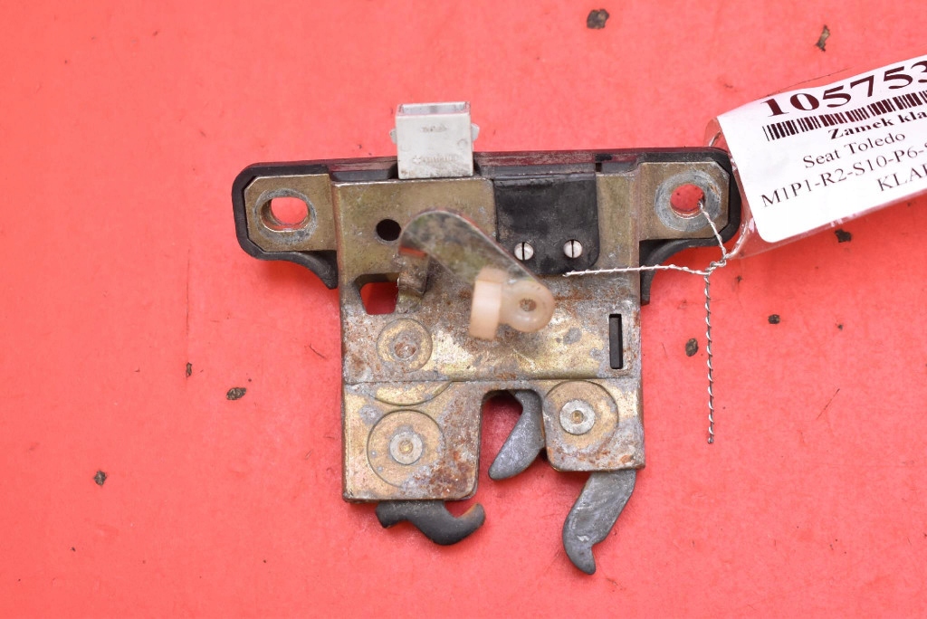 lock bonnet rear part boot 8D5827505D SEAT TOLEDO 2 II sedan 99-06