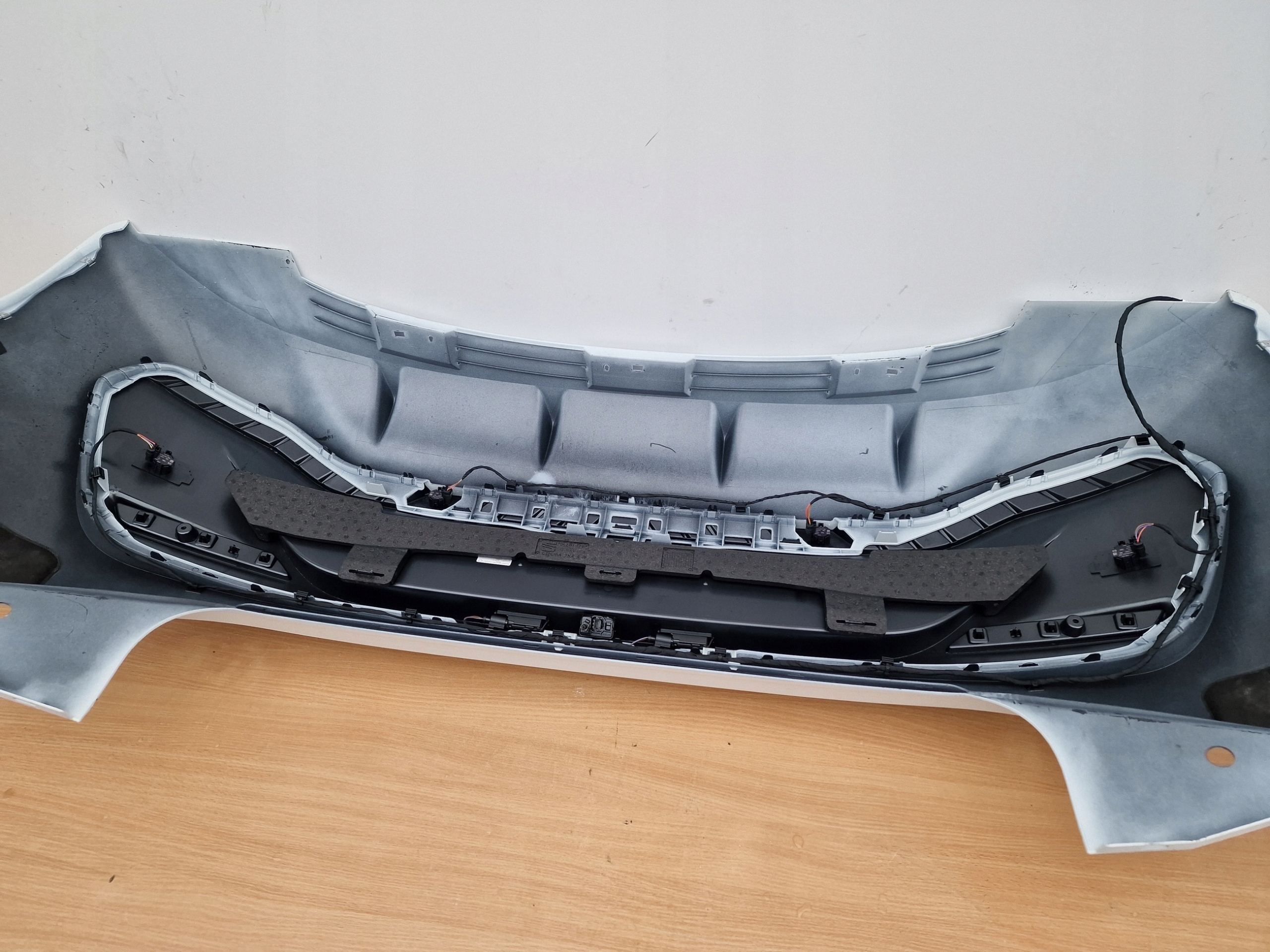 SEAT CUPRA BORN STOSSSTANGE HECK KAMERA SENSOREN BIALY