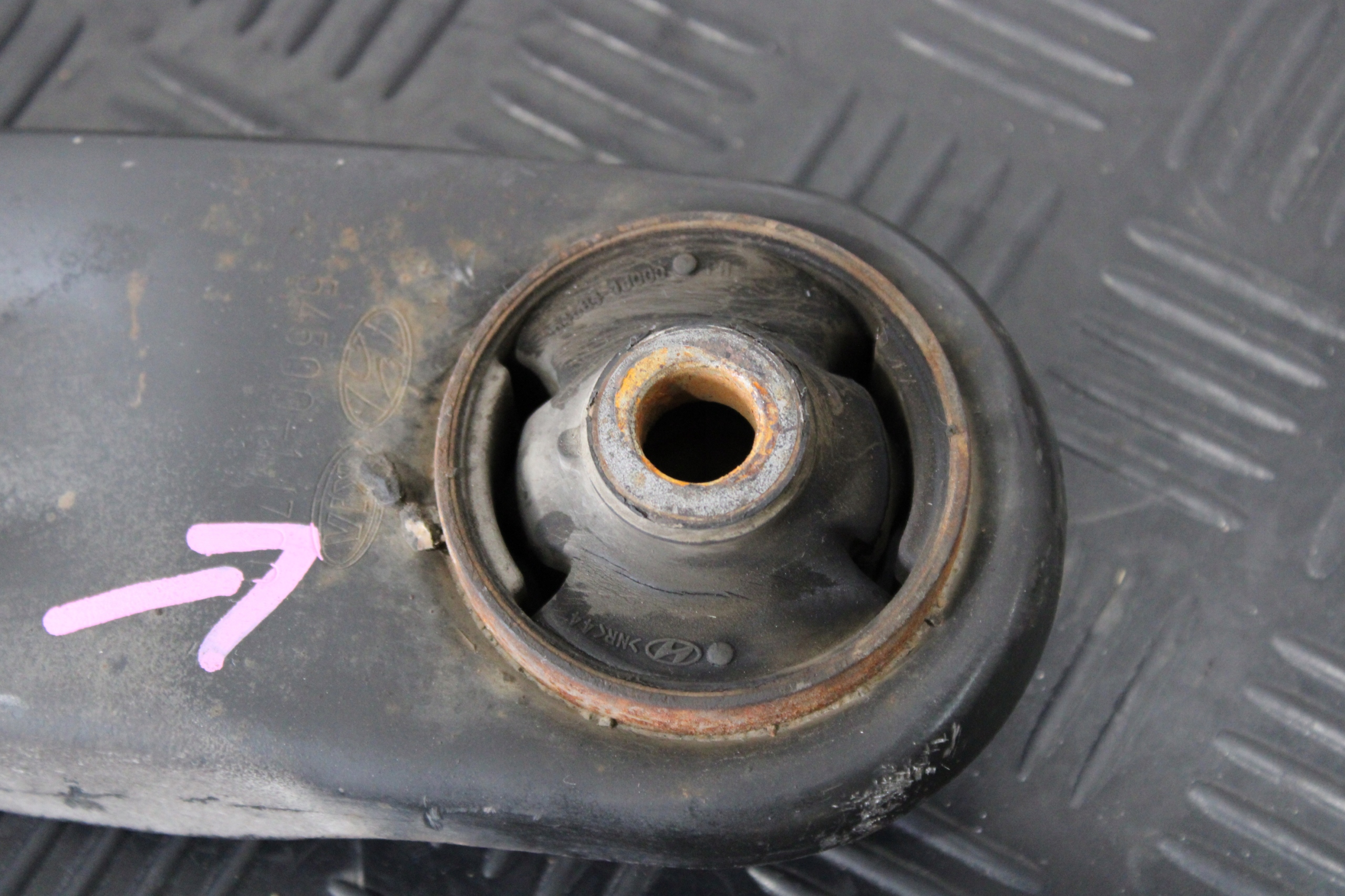 QUERLENKER LINKS VORNE I20 LIFT
