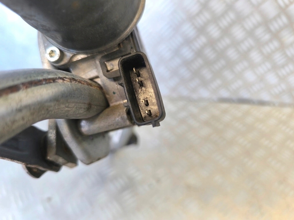 RENAULT TRAFIC III OPEL VIVARO II B MECHANIZM SILNICZEK WYCIERACZEK PRZÓD Wersja Europejska