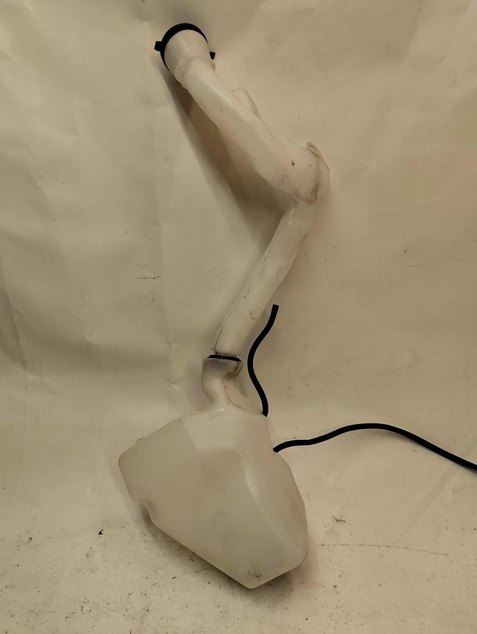CITROEN C3 III washer fluid tank