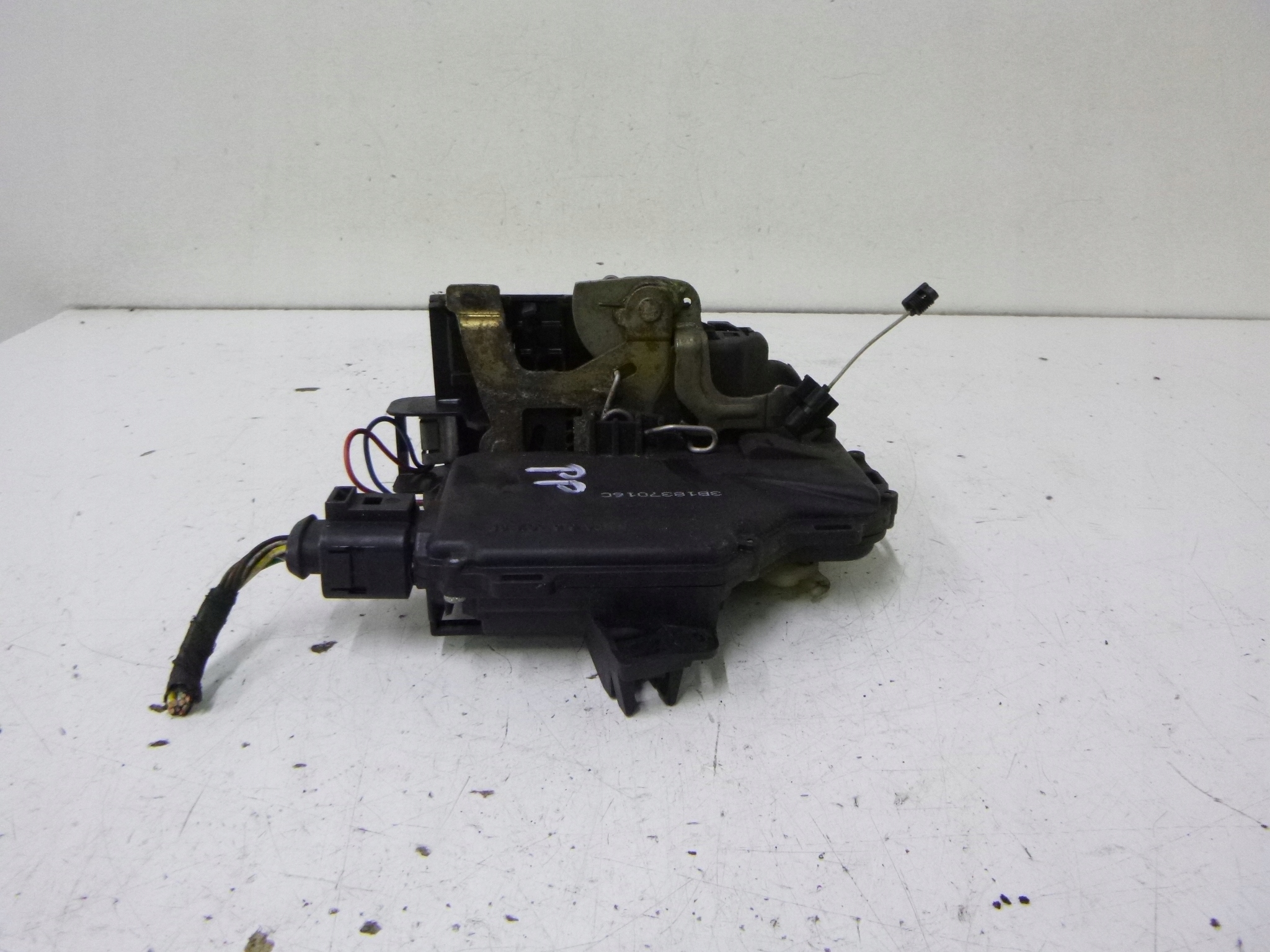 lock front right Skoda Octavia 2000r.