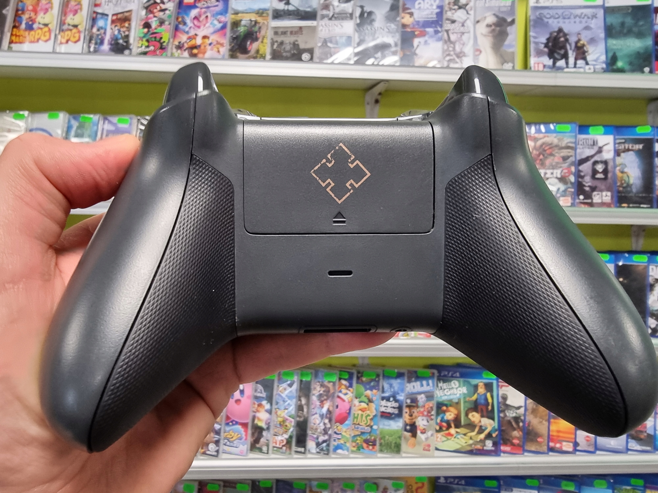 104. PAD KONTROLER XBOX ONE SERIES S X PC RECON TECH GUMOWANE GRIPY ORYG. Złącza microUSB mini jack 3.5 (audio)