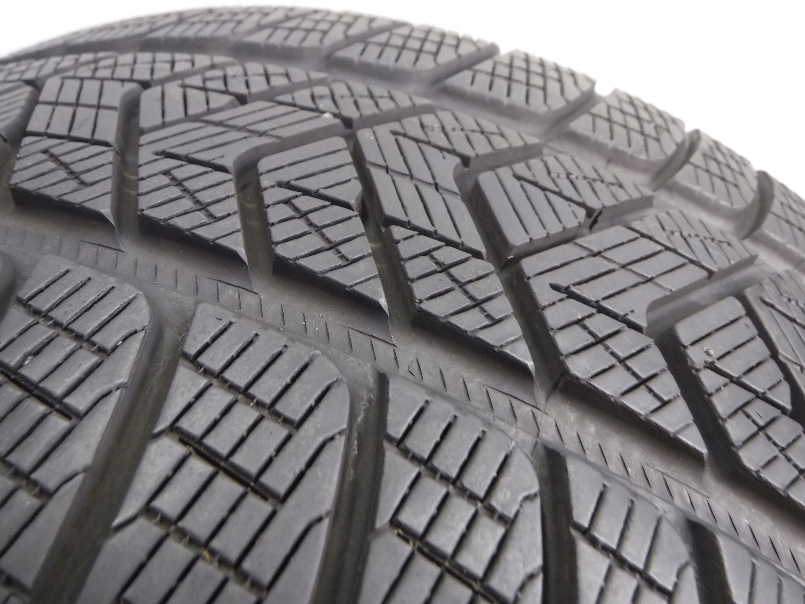 OPONA PIRELLI SCORPION WINTER 255/50/19 103H MO Szerokość opony 255 mm