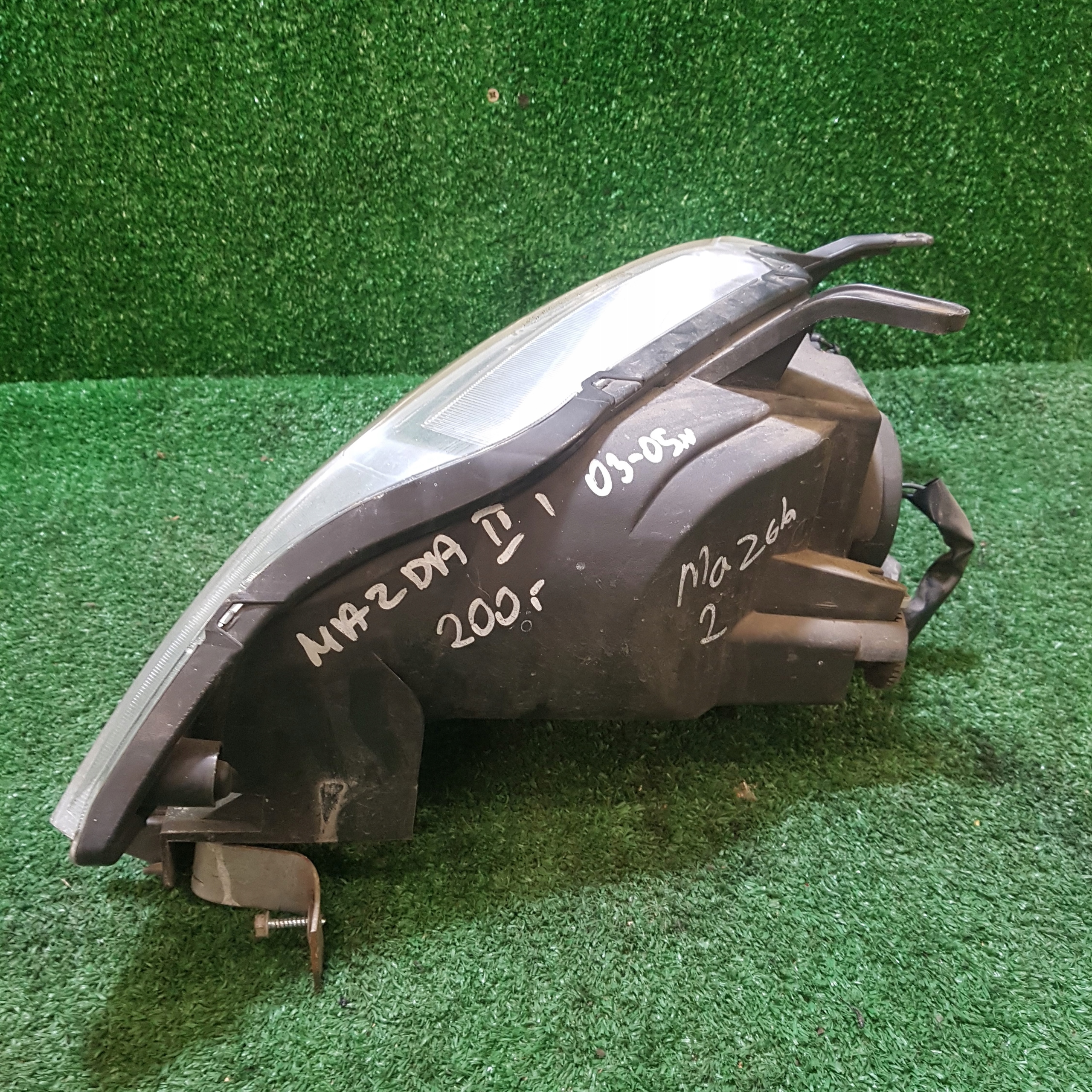 light right front MAZDA 2 3M71-13W029-AF