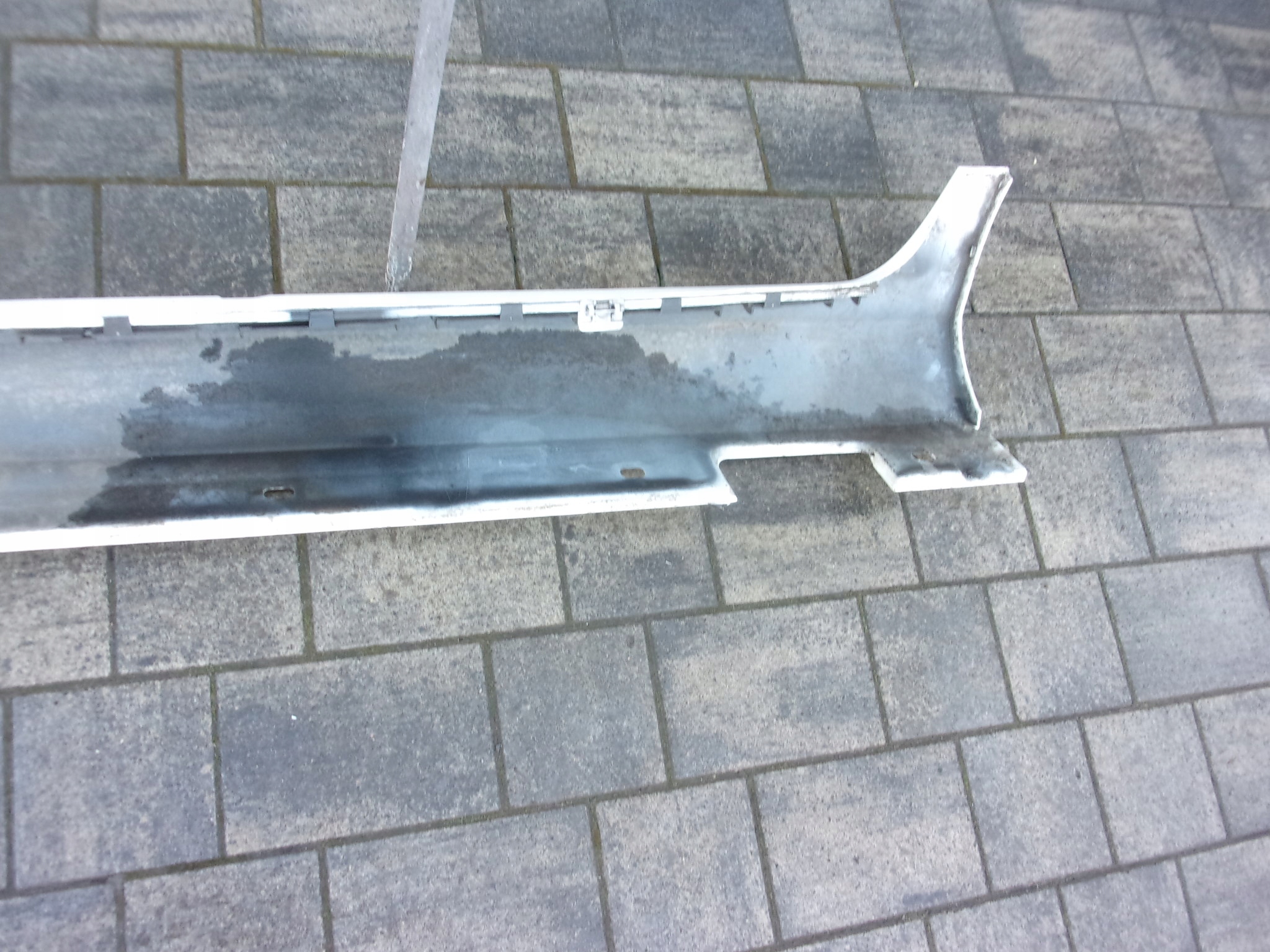 MERCEDES W218 CLS 218 threshold cap right A2186980354
