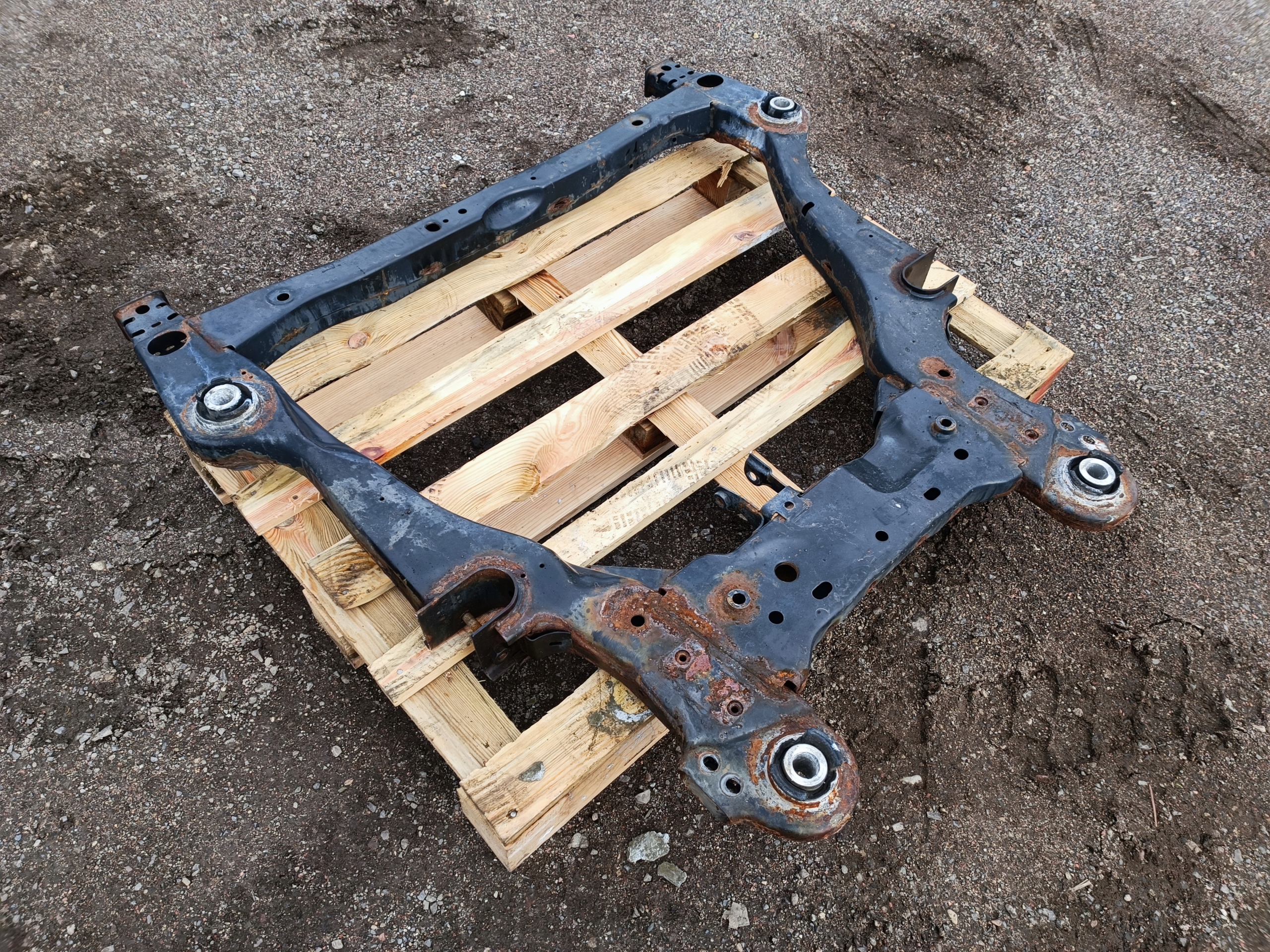 axle beam subframe axle beam Ford Flex 2011