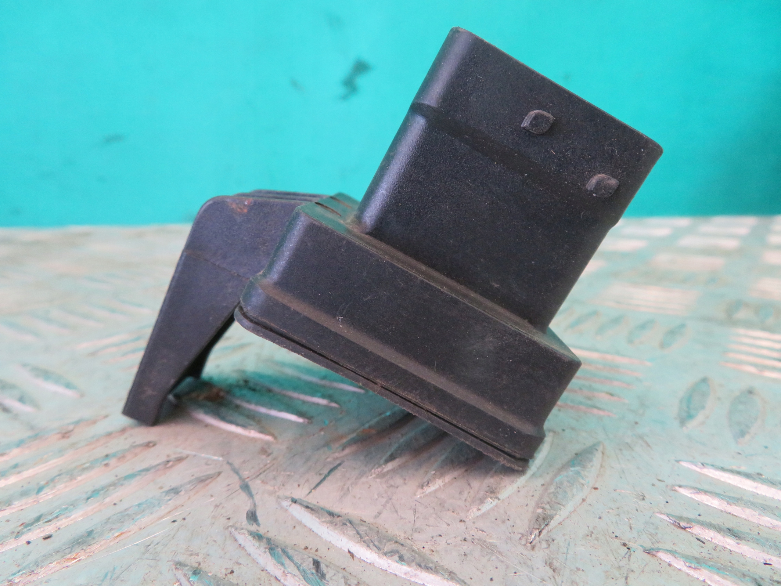 110675590R - РЕЛЕ СВІЧОК РОЗЖАРЮВАННЯ TRAFIC III VIVARO