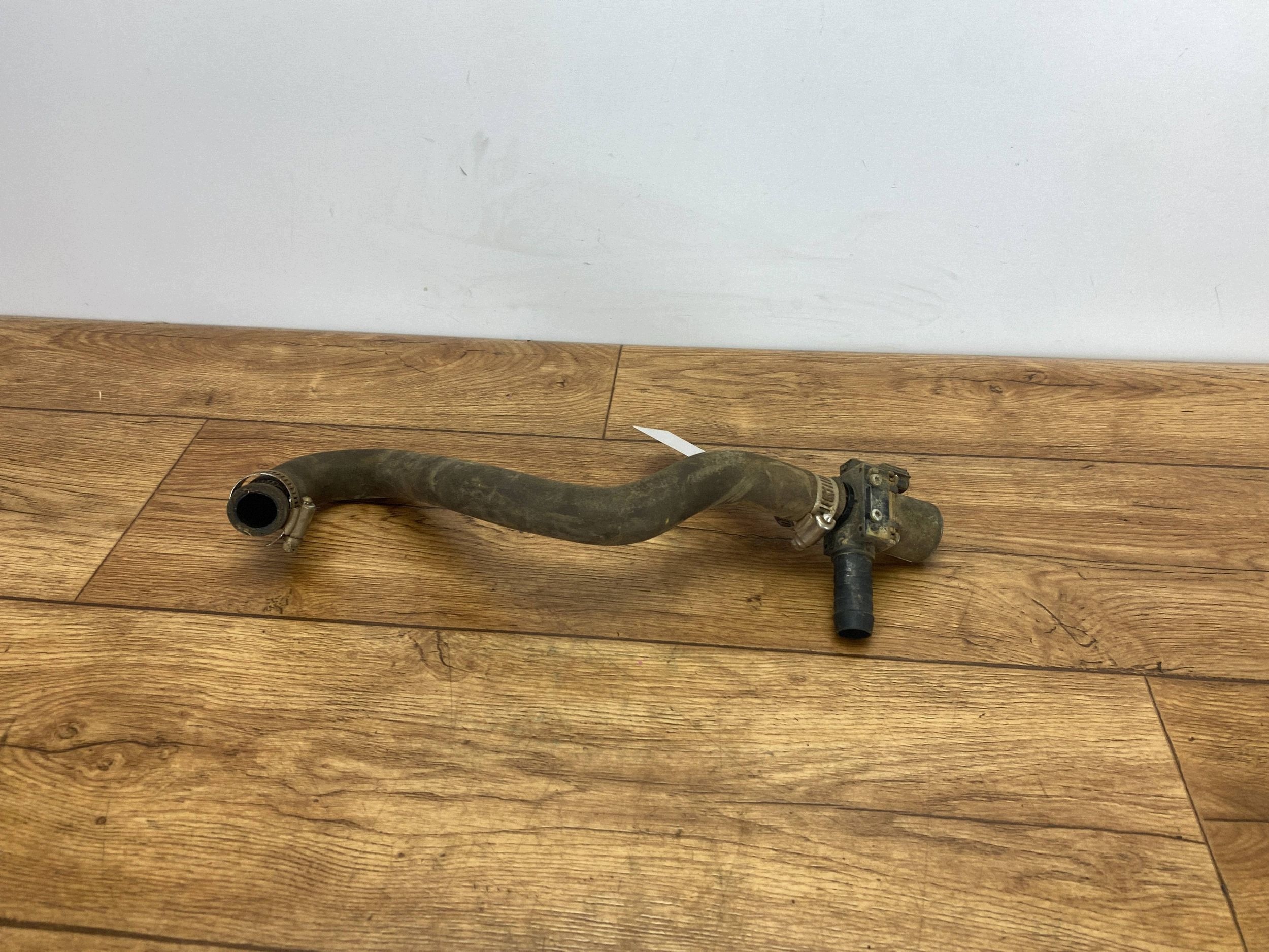 ventil kutija ventilacije prirubnica prijenos vode Ford F150 2015+