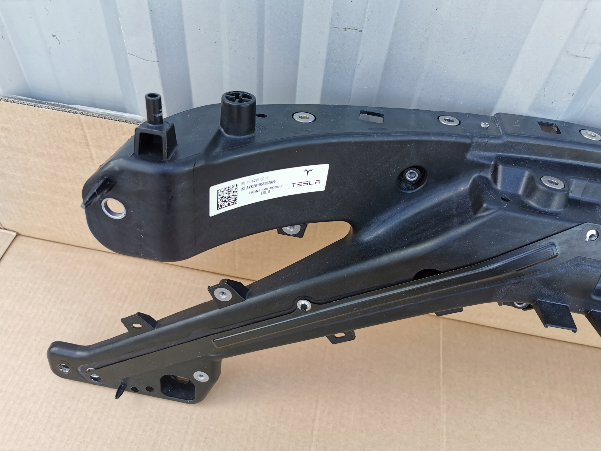 TESLA MODEL 3 PAS PRZEDNI WZMOCNIENIE Numer katalogowy oryginału 1083501-00-B    BAX
