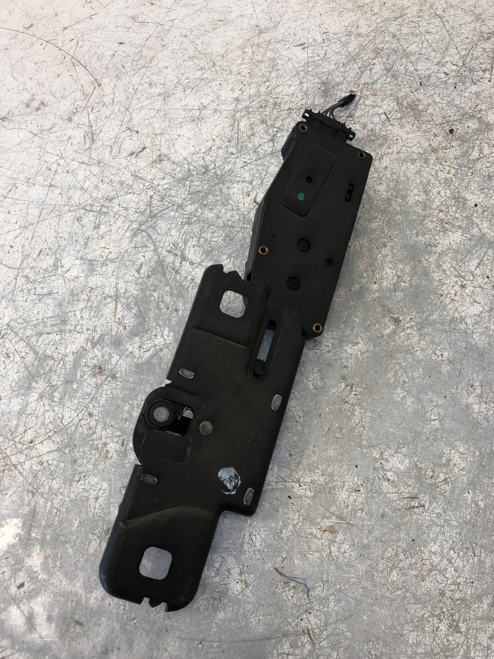 lock DOCIAG bonnet AUDI A4 B8 A6 C6 4F9827383D