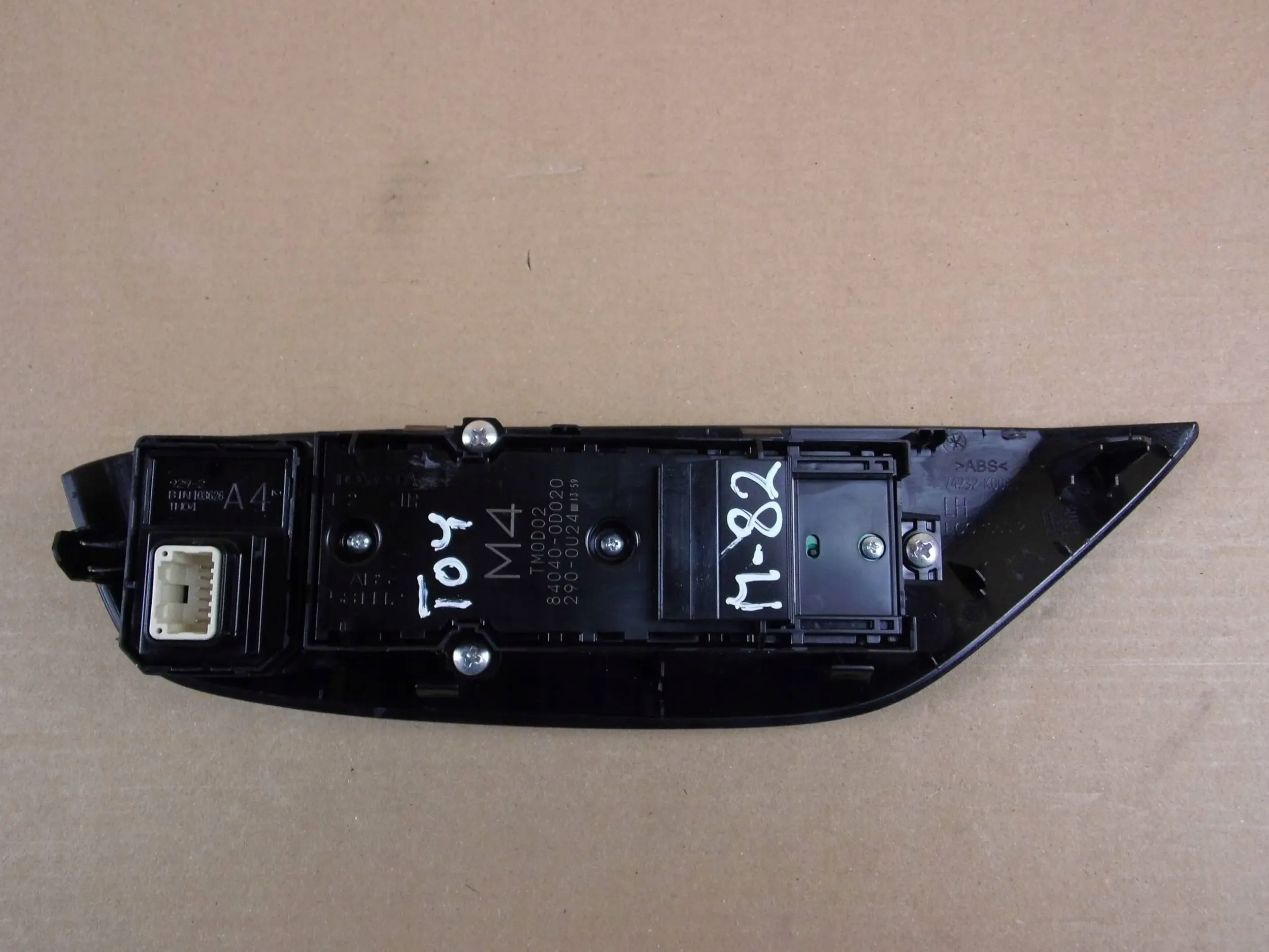 Toyota Yaris IV panel window control switch left front front 74232-K0080