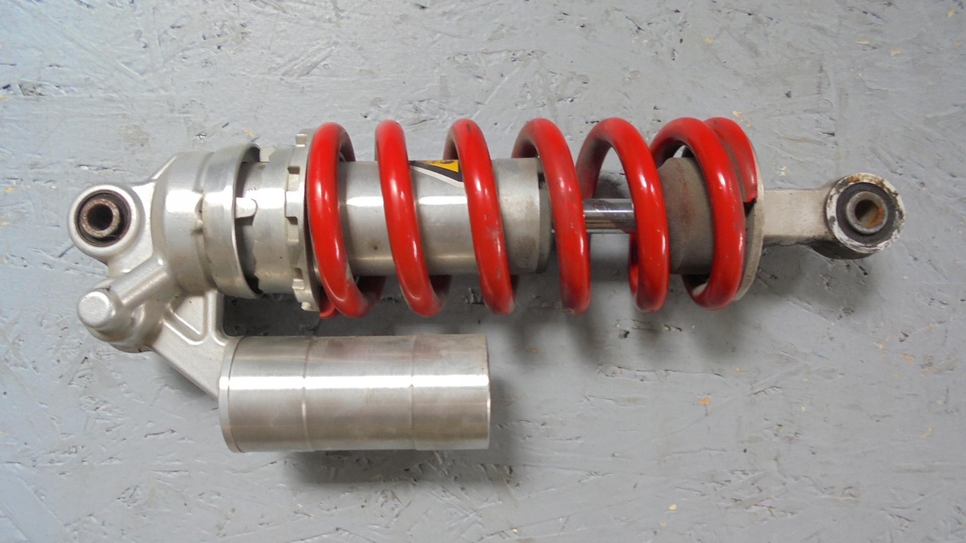 123457993 - Yamaha R6 rj09 задний центральный амортизатор