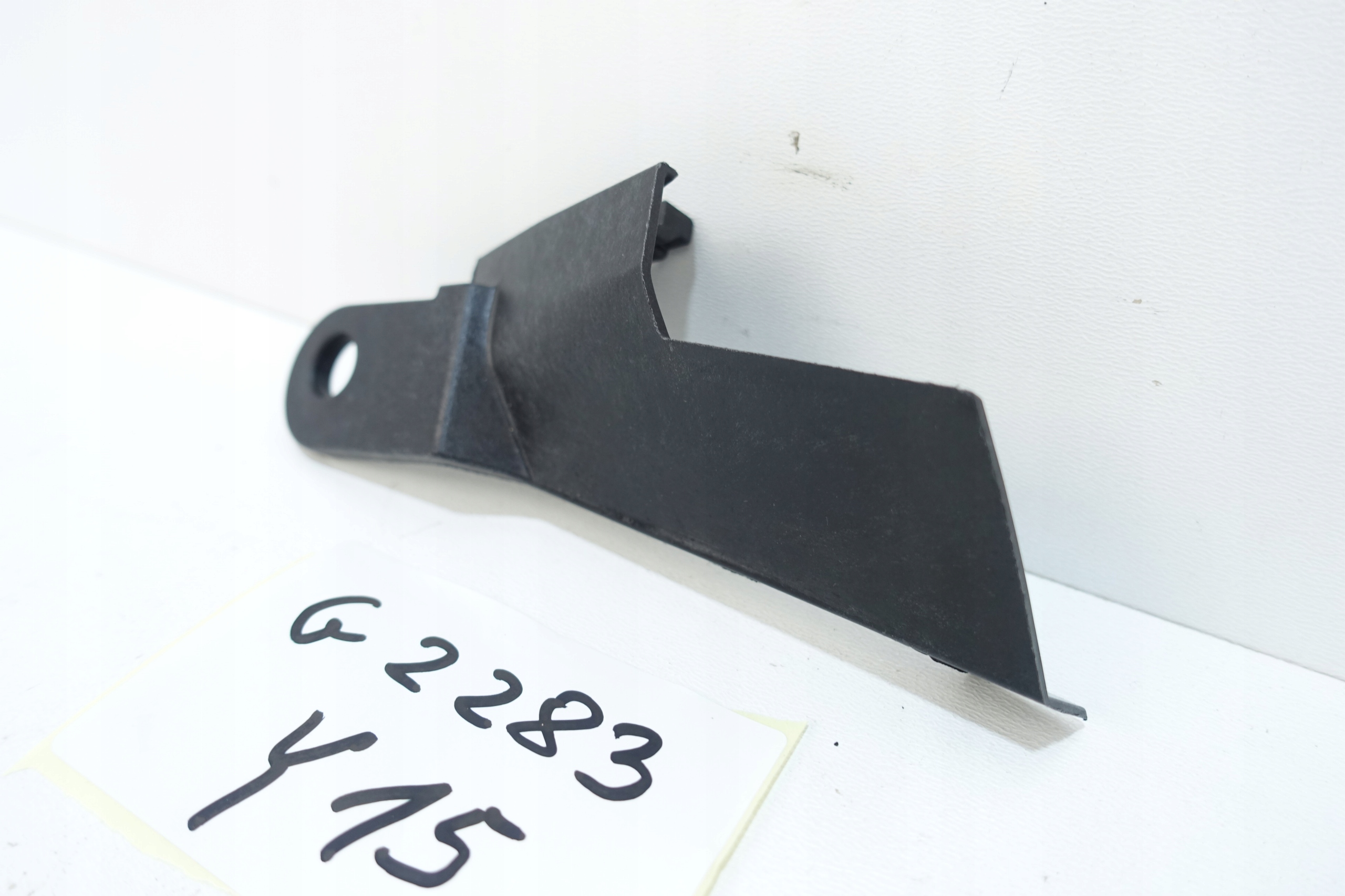 HYUNDAI I30 III LIFT 2020- bracket holder REFLEKTORA left front PA6-GF30