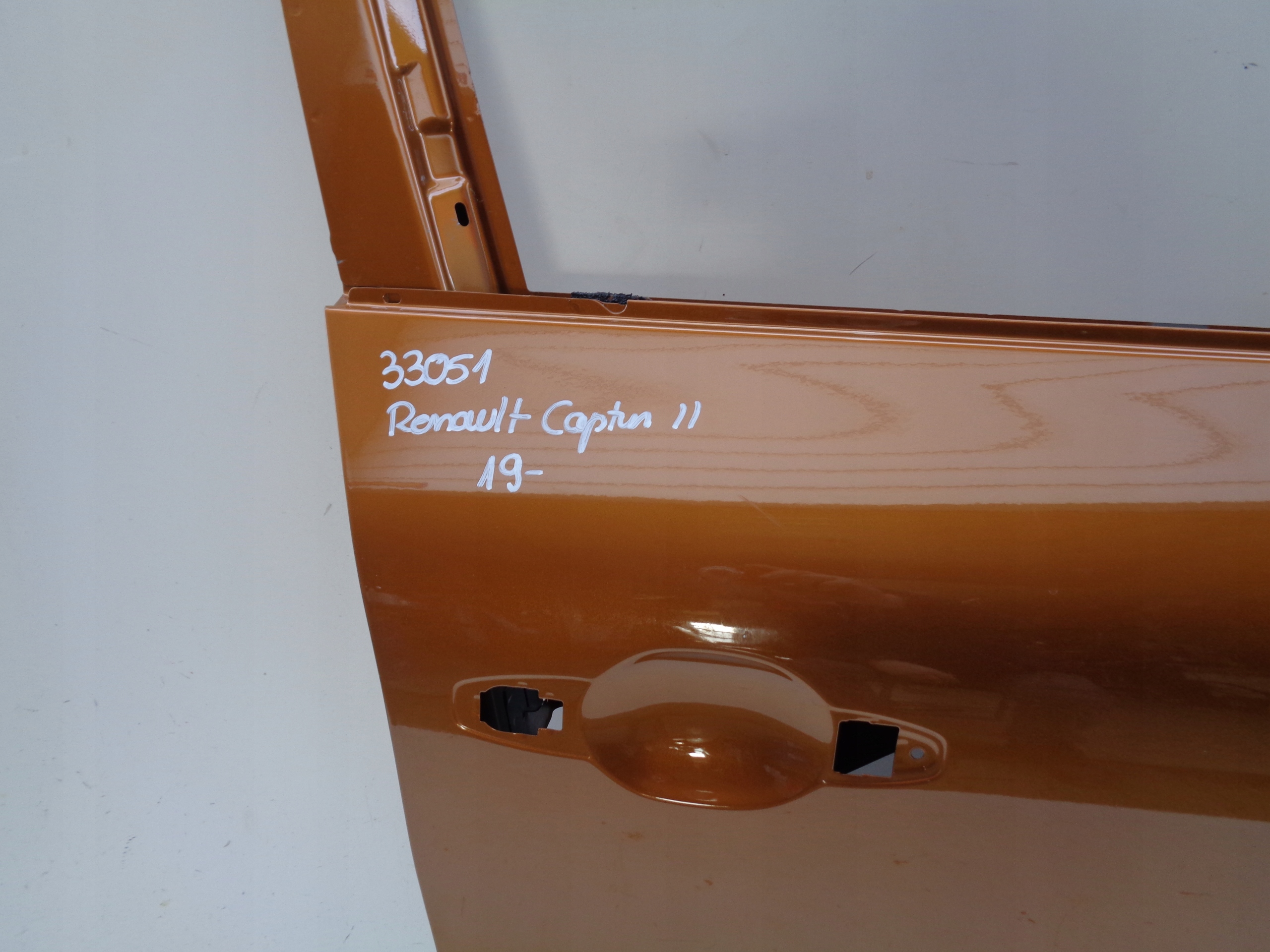 DRZWI PRAWE PRZEDNIE RENAULT CAPTUR II 19- 33051 Strona zabudowy przód - prawa