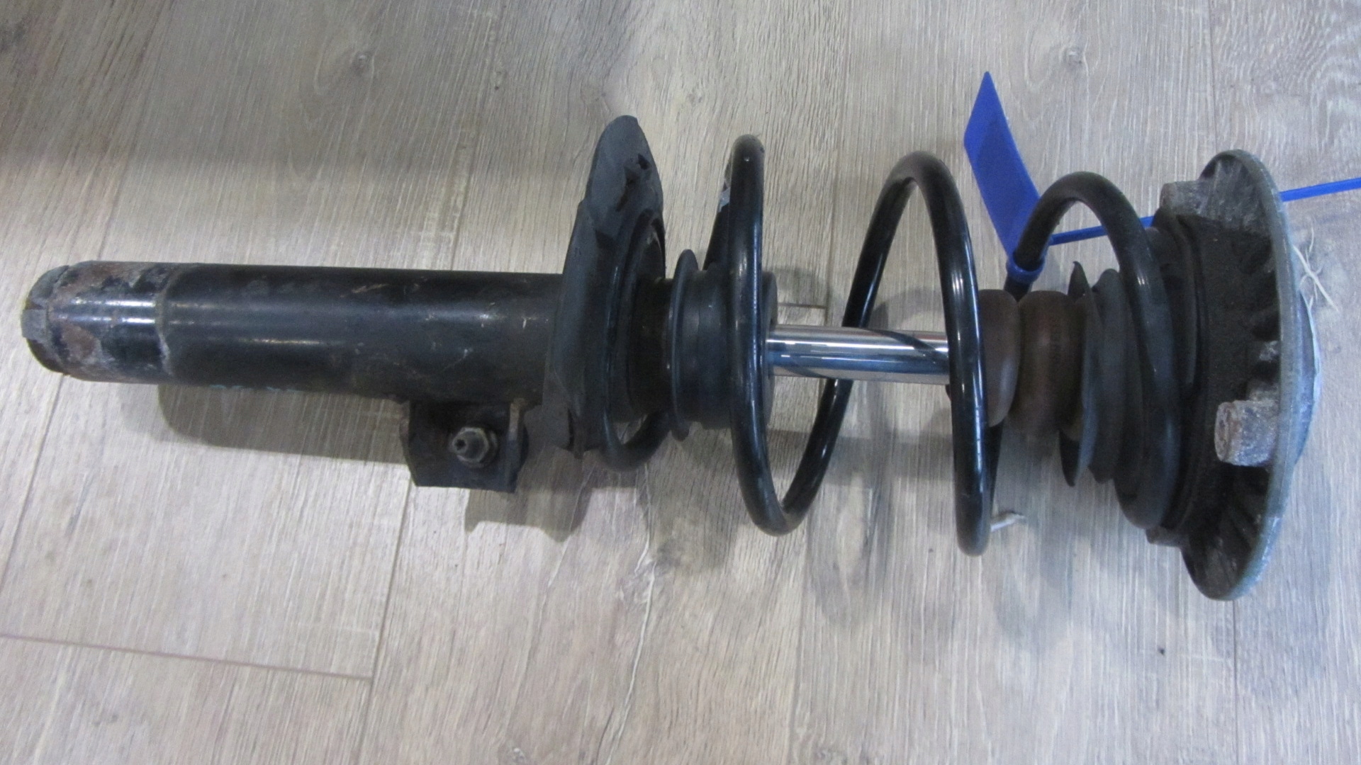 BMW F30 328XI N20 4X4 shock absorber left front left front 31316791553