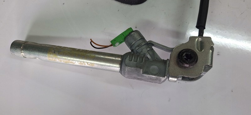 seat belt adjuster left front OPEL CORSA D 607707700D