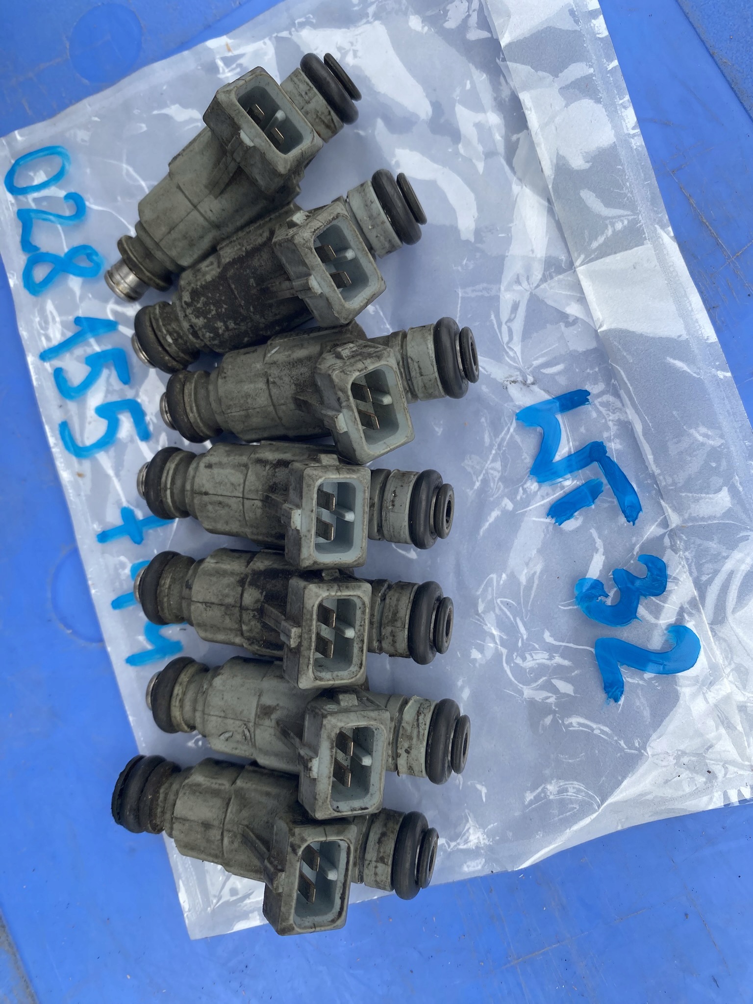 nozzle injector MERCEDES 4.3 5.0 V8 0280155744