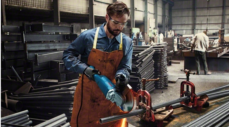 SZLIFIERKA KĄTOWA 2200W 230mm GWS 2200 BOSCH Seria GWS22-230HJ