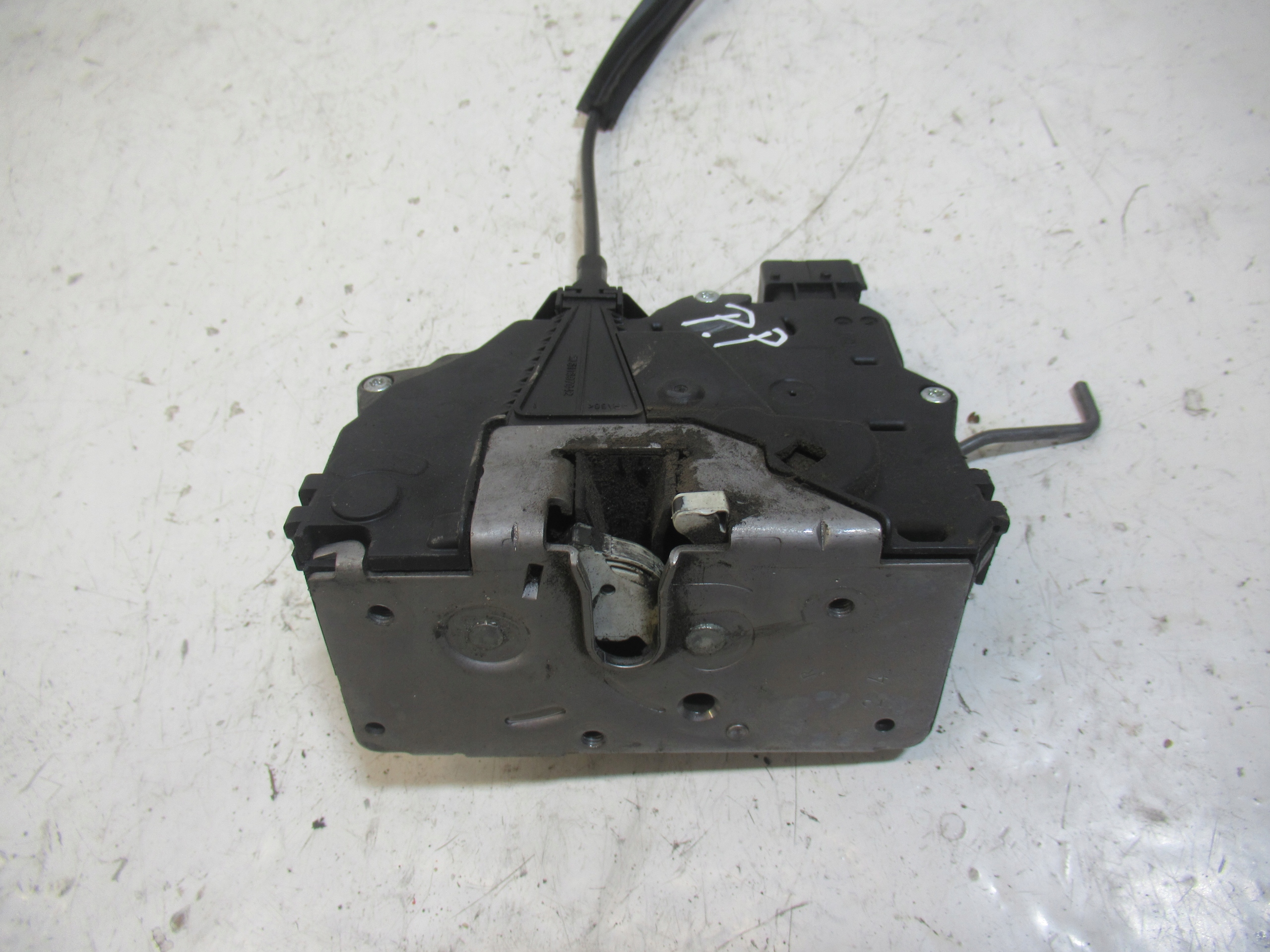 lock door CENTRALNY right front OPEL CORSA D 13258274