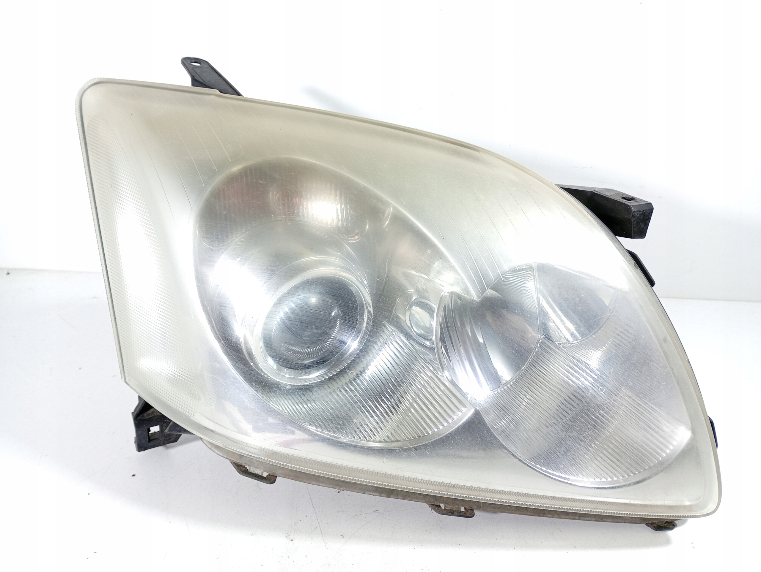 Toyota Avensis T25 03-09 REFLEKTOR right front front