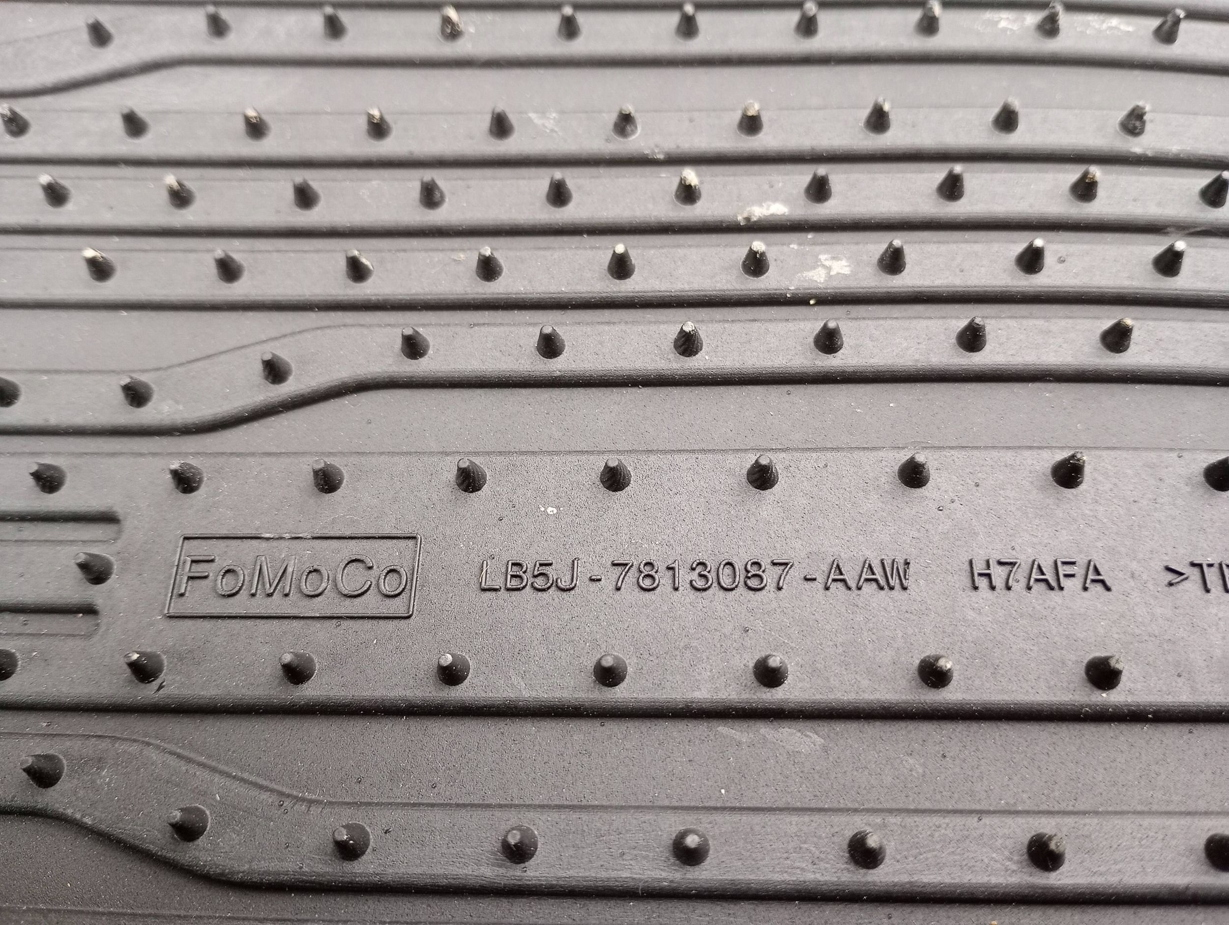 mats rubber oryginalne komplet Ford Explorer VI 3.0 ST 2020