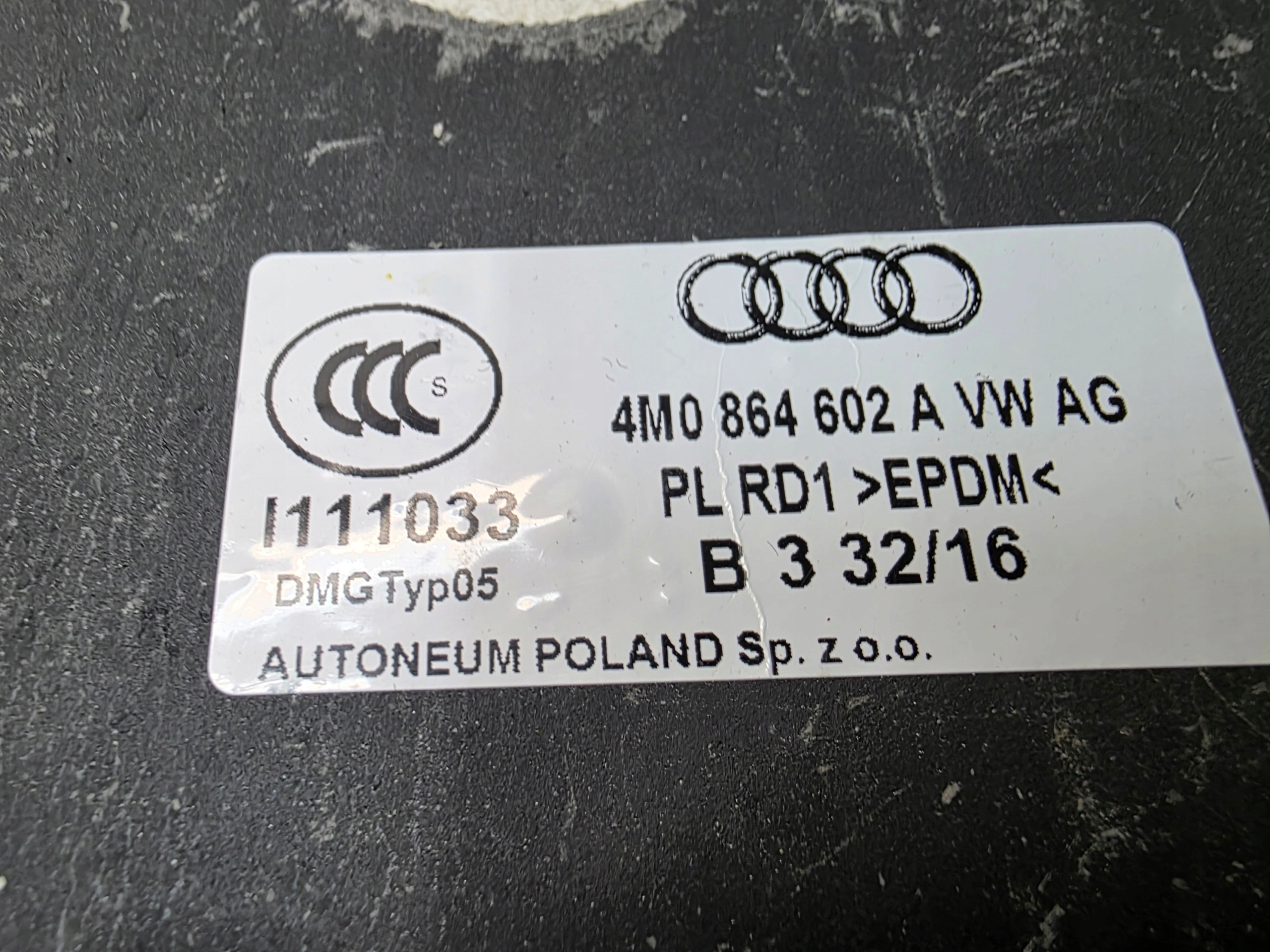 MATA Insonorisation Sol Droite Avant AUDI Q7 4M 4M0864602A