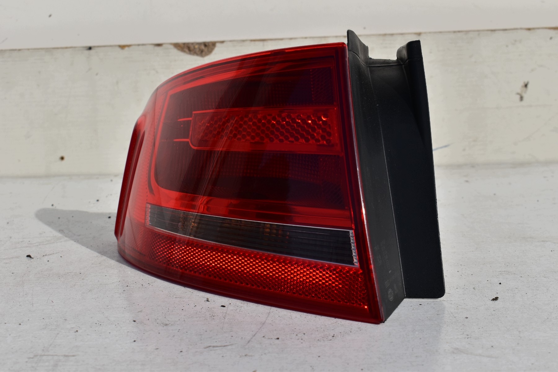 light left rear part AUDI A4 B8 sedan 8K5945095D