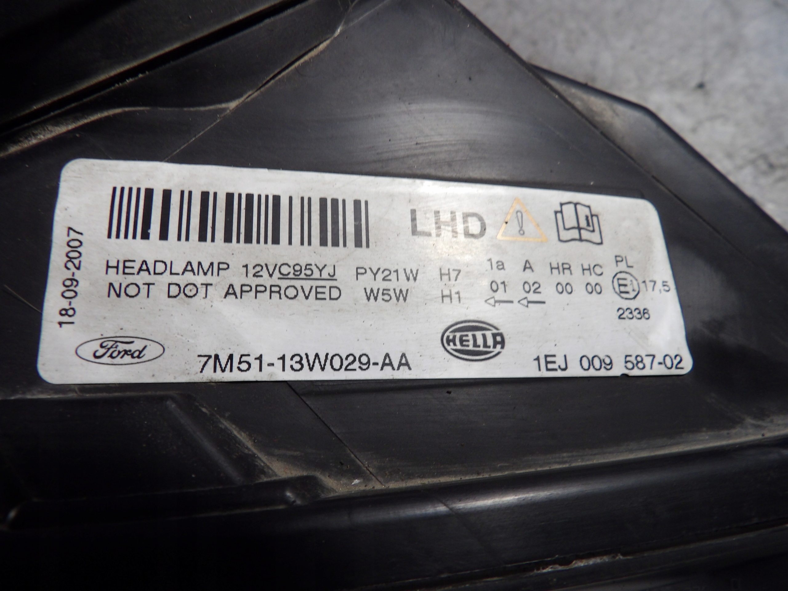 Ford C-Max light front right 7M51-13W029-AA 1EJ009587-02