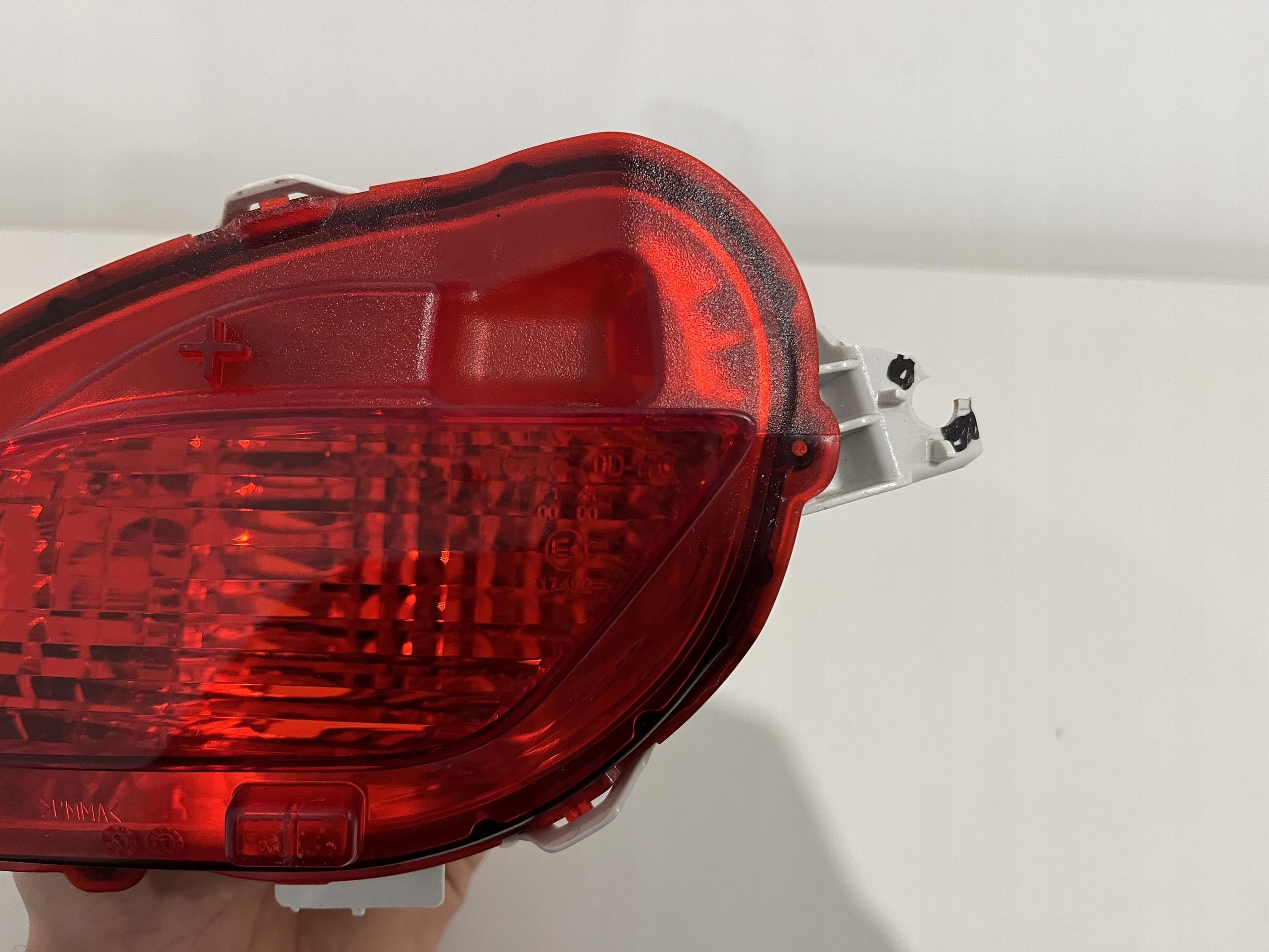 TOYOTA YARIS III LIFT LAMPA PRZECIWMGIELNA LEWY TYŁ KOITO 0D-170 Rodzaj lampy dedykowana