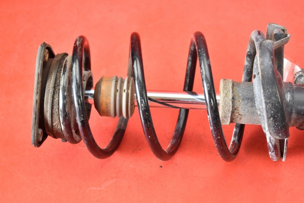 shock absorber left front 334843 VOLVO S40 V40 2 II 1.8 16V 125 KM 04-12