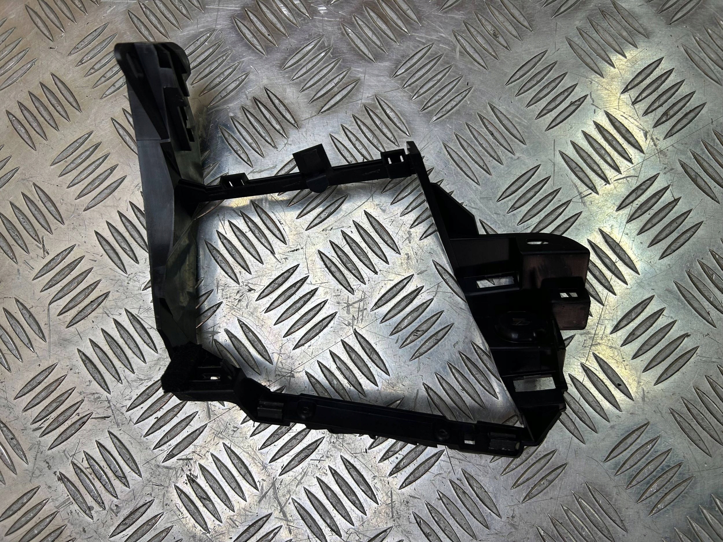 bracket / holder BMW X5 F15 2015 08588007
