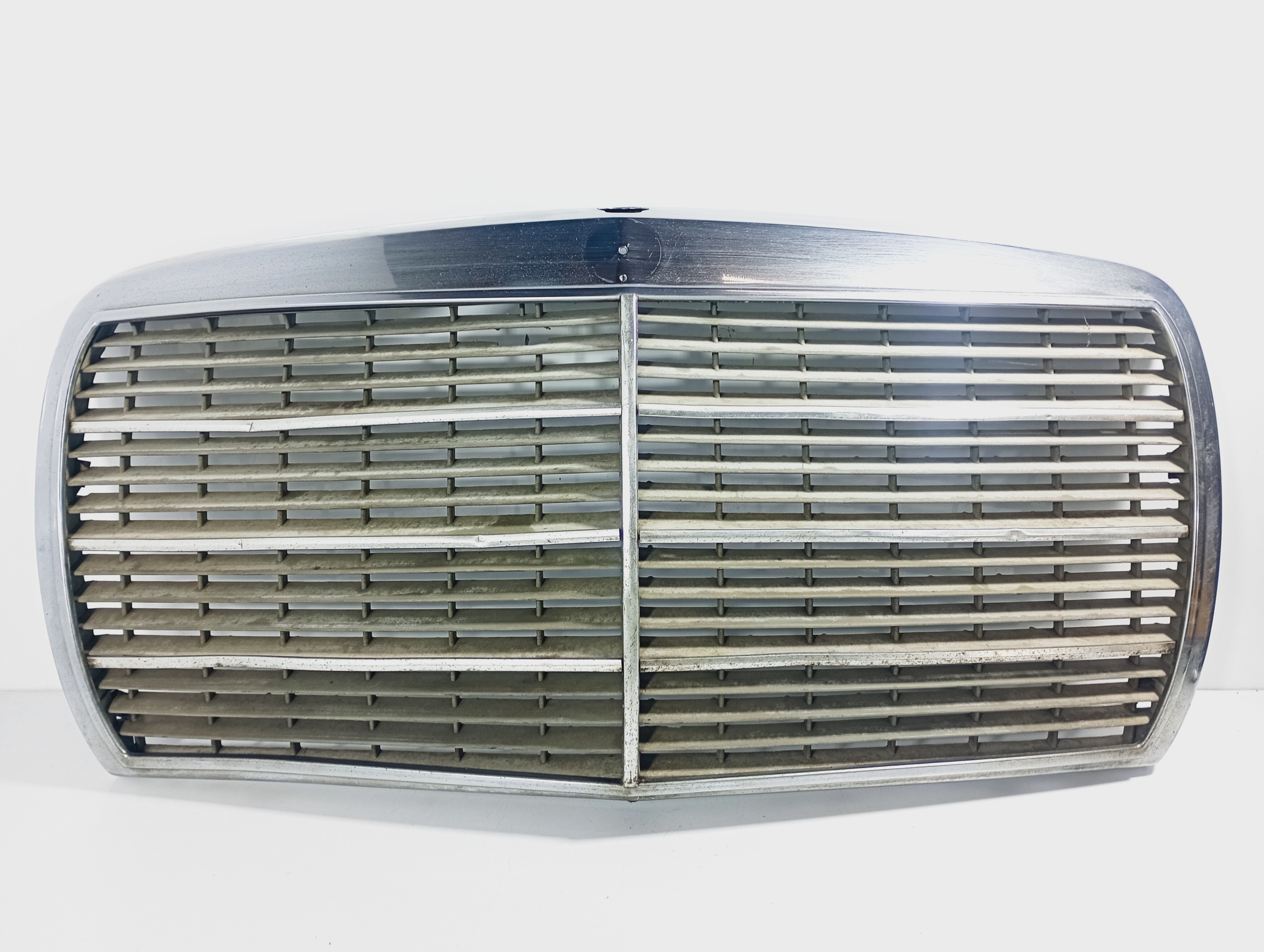 grill grille radiator Mercedes W123 75-86