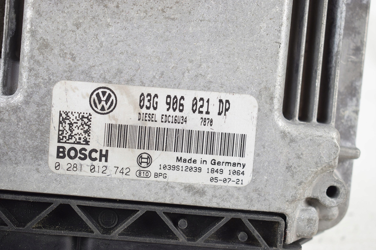 computer control unit of the engine VW PASSATB6 03G906021DP