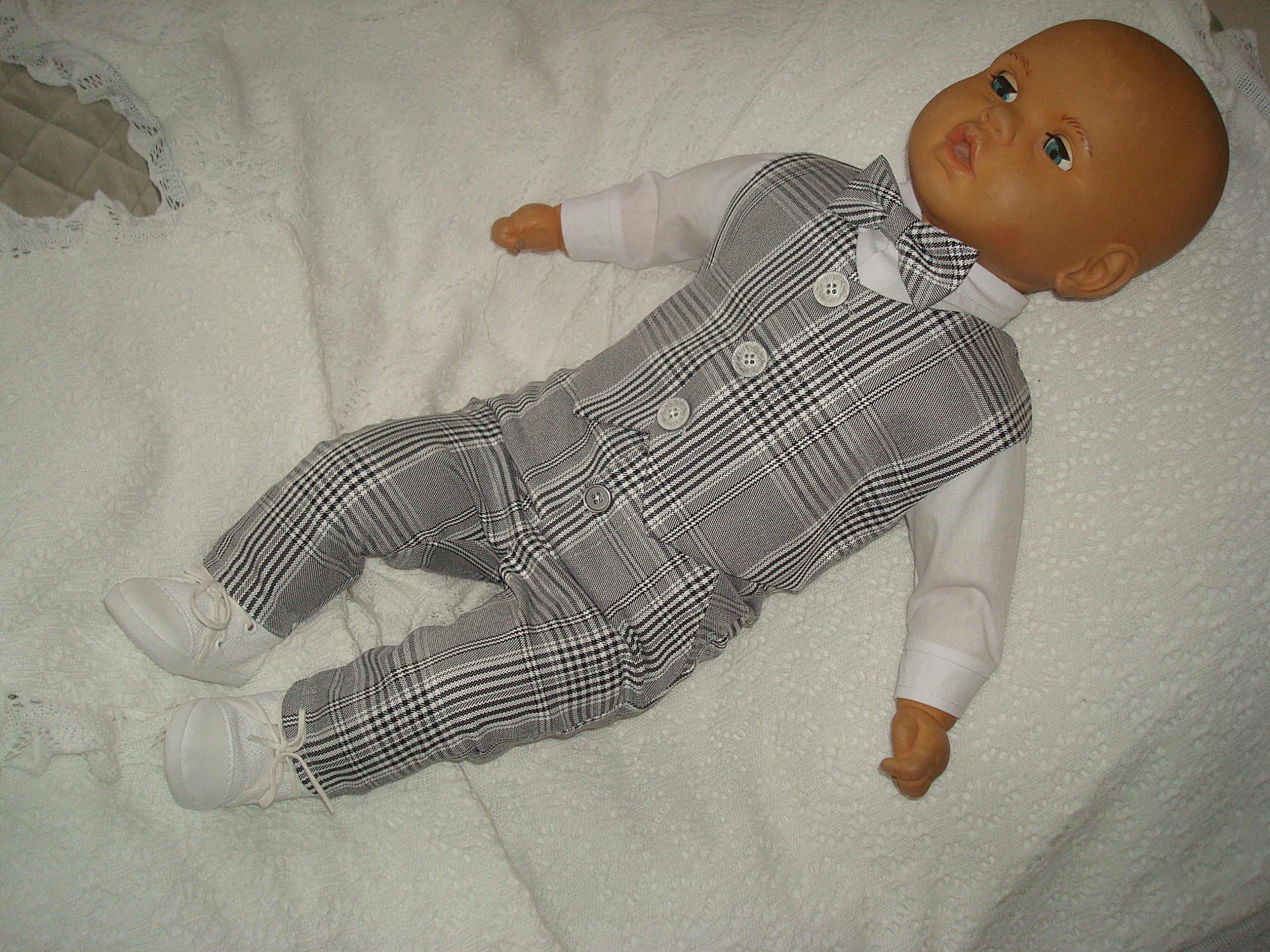 KOMPLET KAMIZELKA UBRANKO /CHRZTU /WESELE/ 68 Marka bez marki