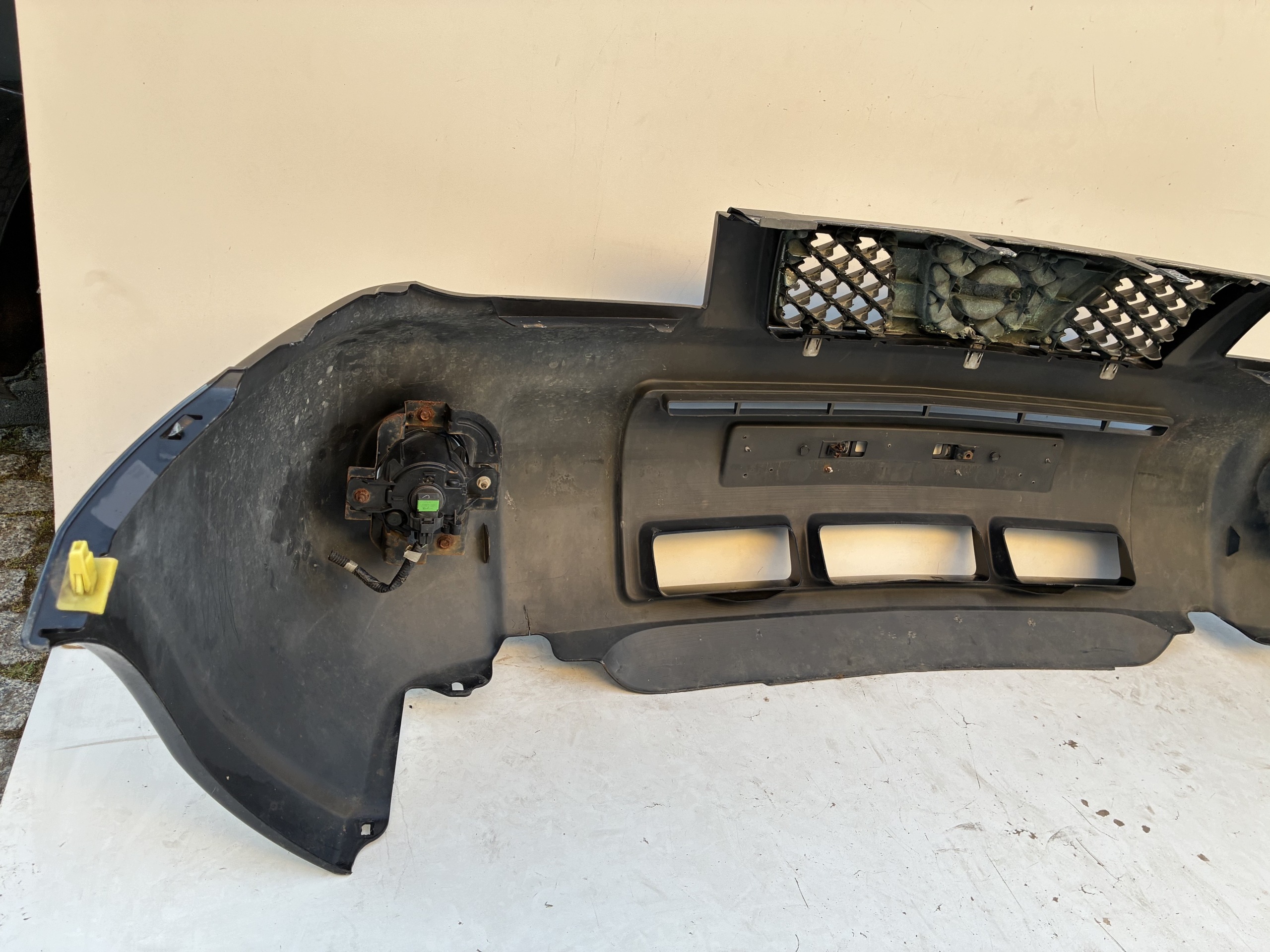 bumper front front Nissan X-TRAIL and T30 00-07r. ==OEM== Eu