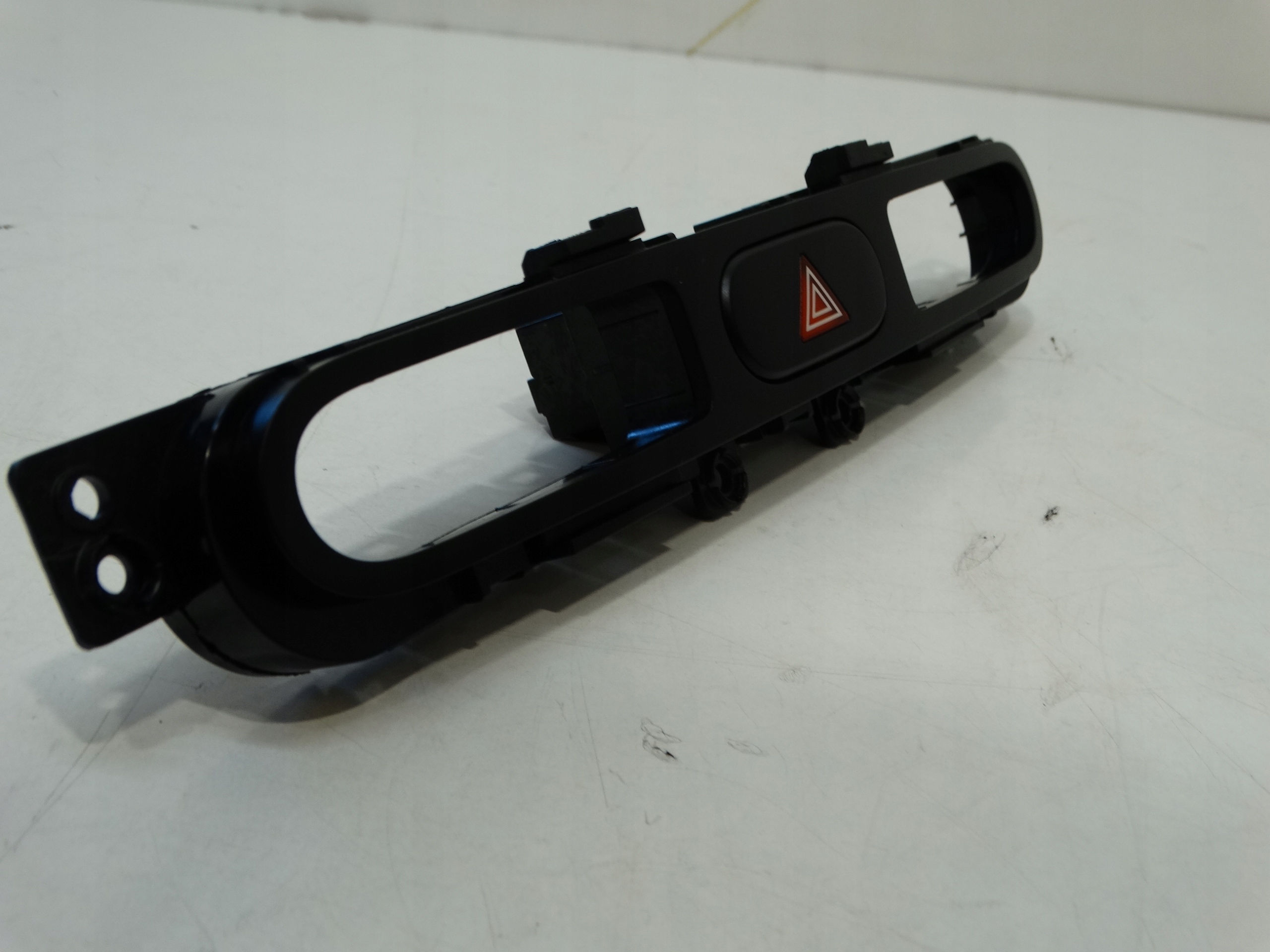 light switch of warning lights KIA CARENS IV