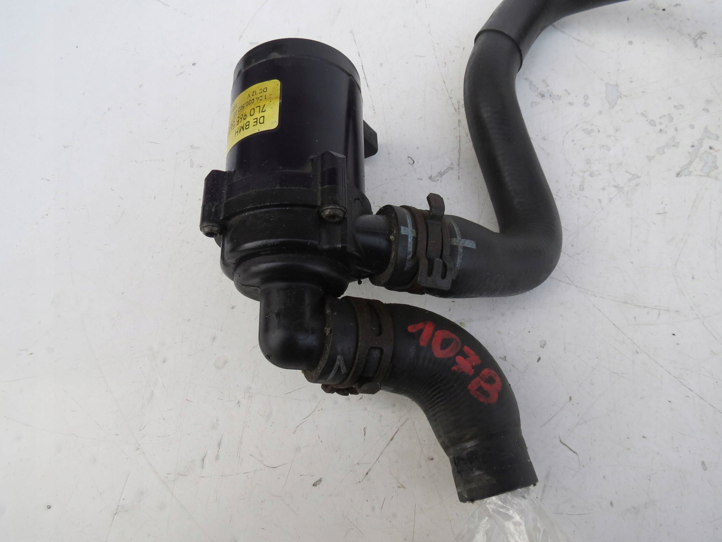 pumpa cirkulacije vode PORSCHE CAYENNE i 7L5 4.8 V8 7L0965561K