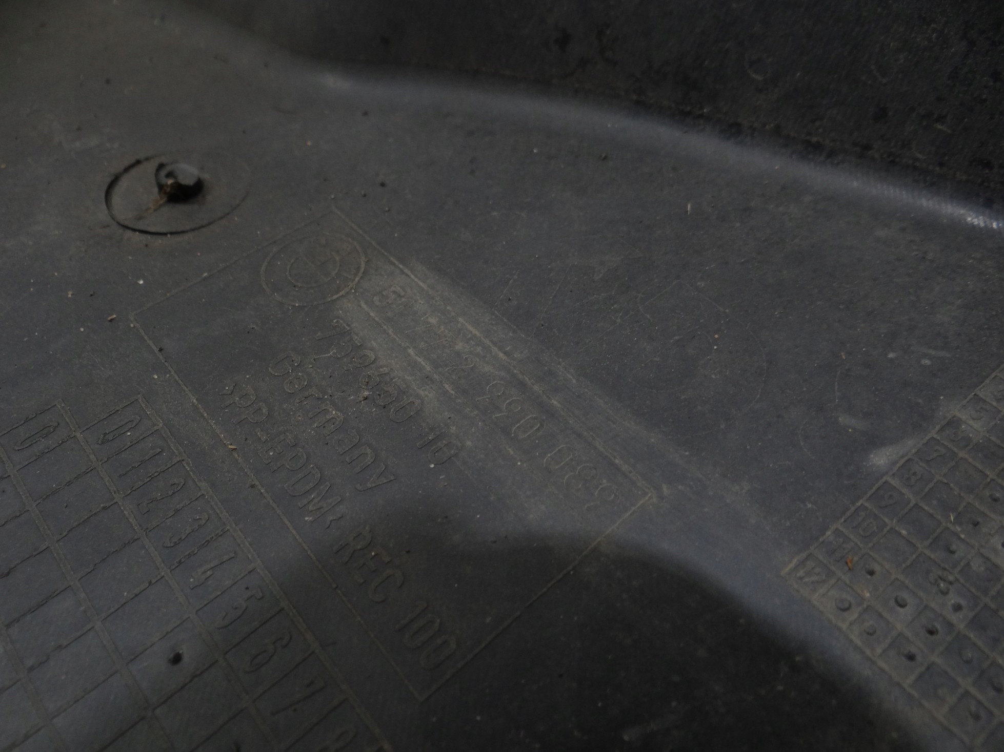 mudguard left front BMW X1 E84 LCI 2990089 (17229616)