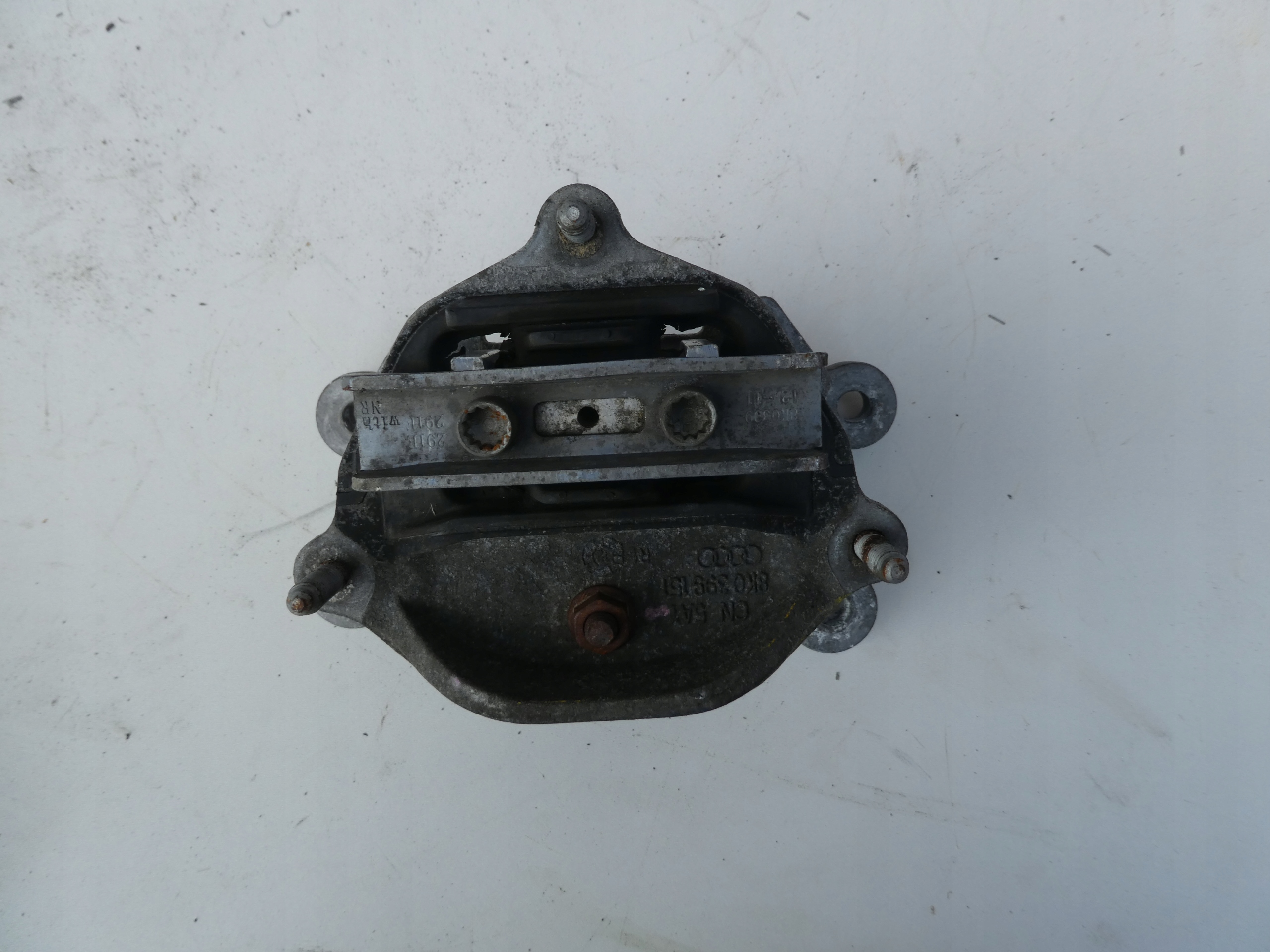 AUDI A4 B8 A5 Q5 holder gearbox mounting 8K0399151