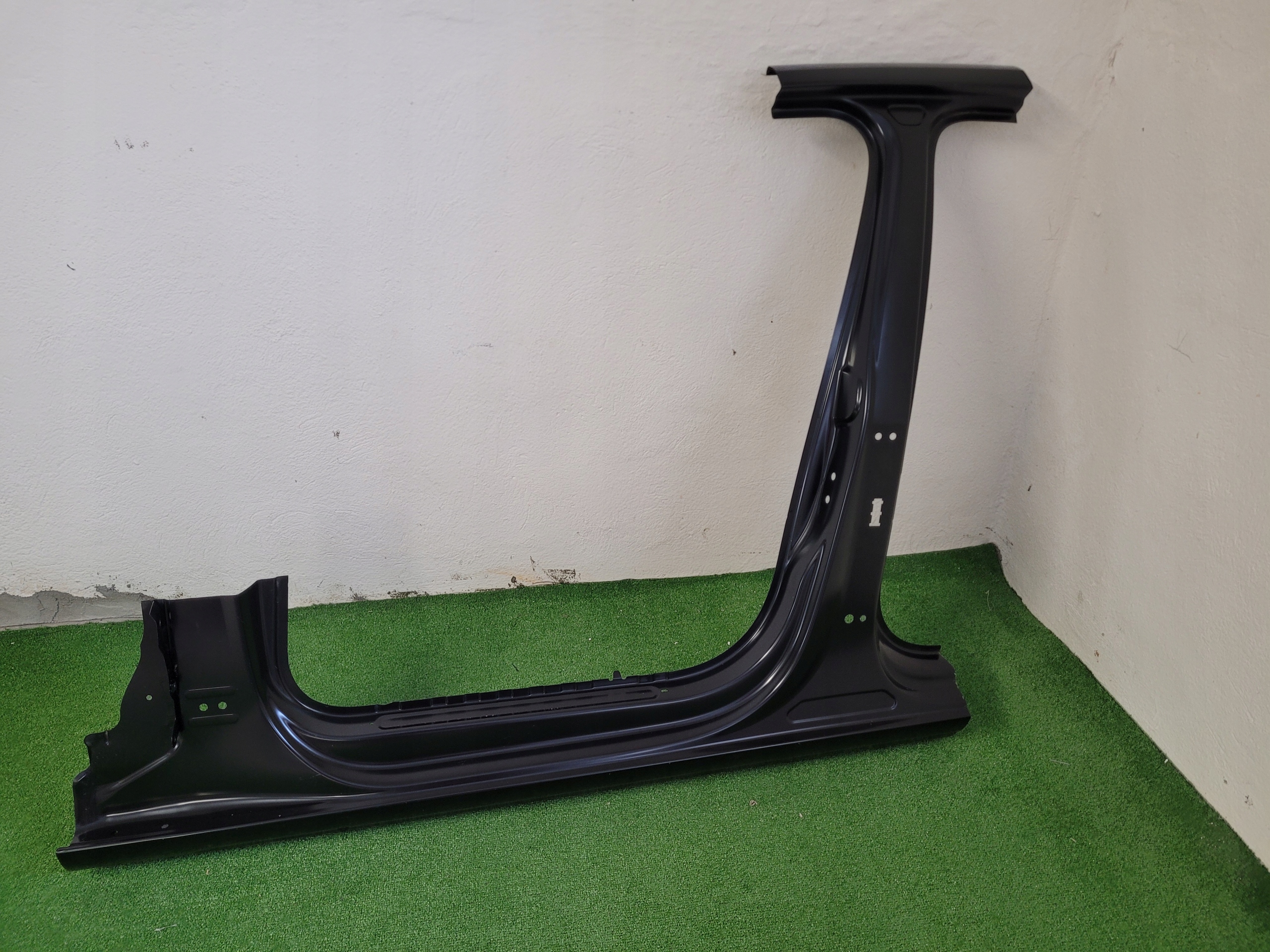 AUDI A4 B9 8Ww9 РЕСТАЙЛІНГ ЧАСТИНА ПОРОГУ СТІЙКА ПОРІГ