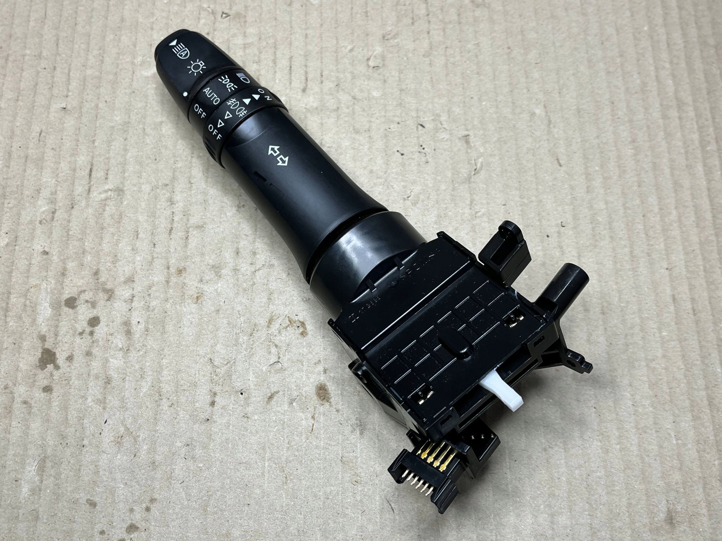 commandes indicateurs de direction Mitsubishi Outlander 8614A246