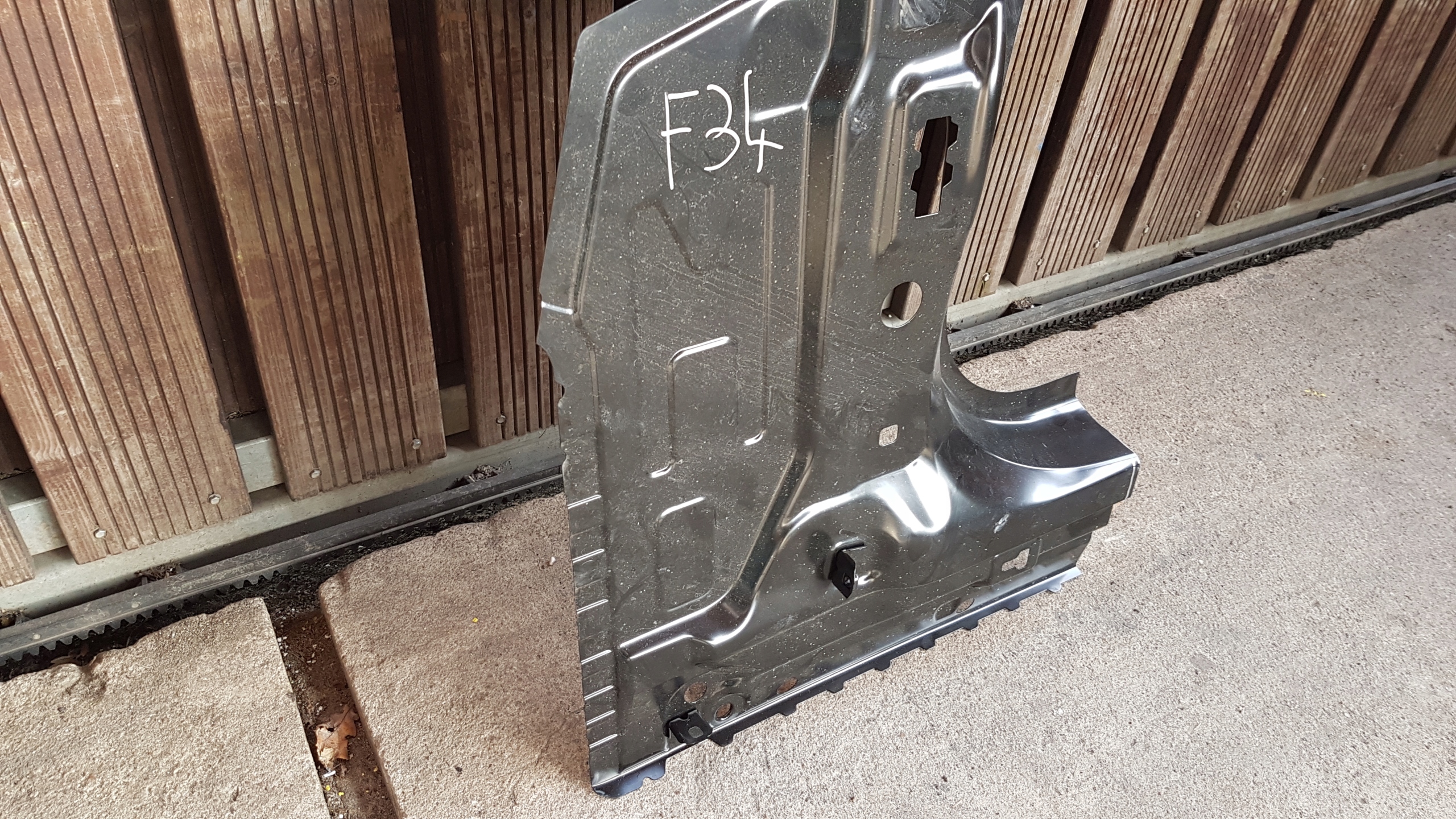 quarter side left front BMW F34 GT