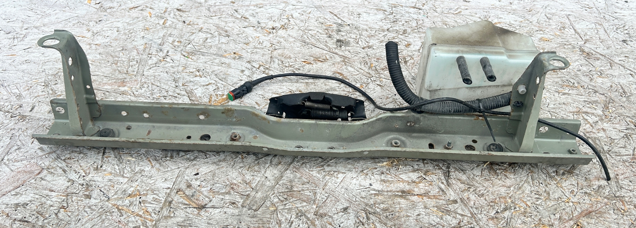 support panel for radiators upper bonnet latch lock water tank NISSAN LEAF and ZE0 10