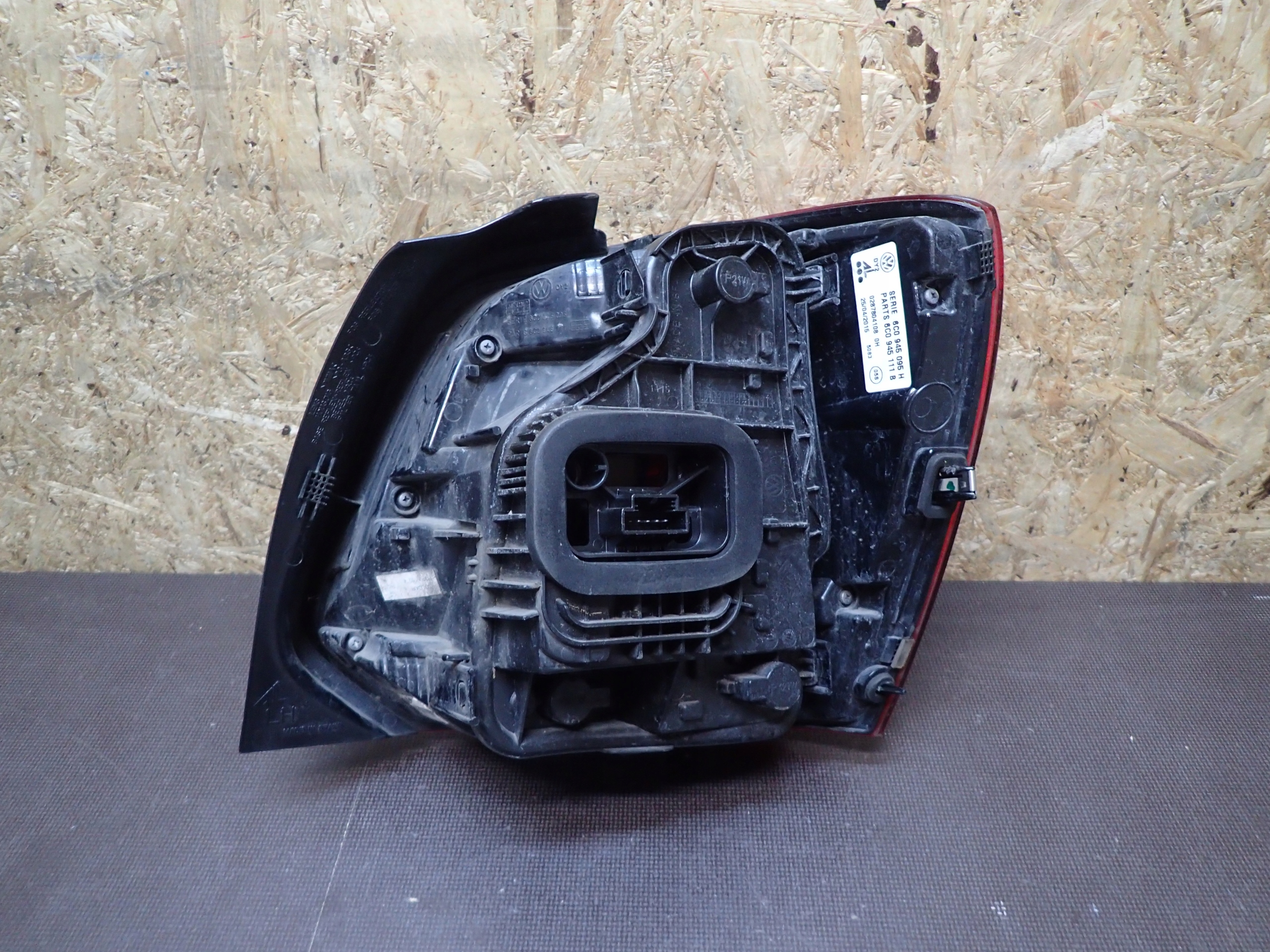 LIGHT REAR PART LEFT VW POLO 6C 14