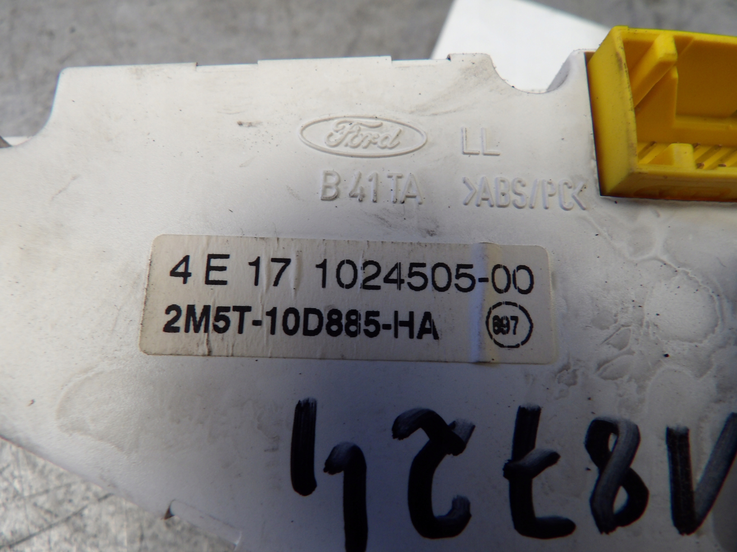 Ford Focus MK1 display 2M5T-10D885-HA 1024505-00