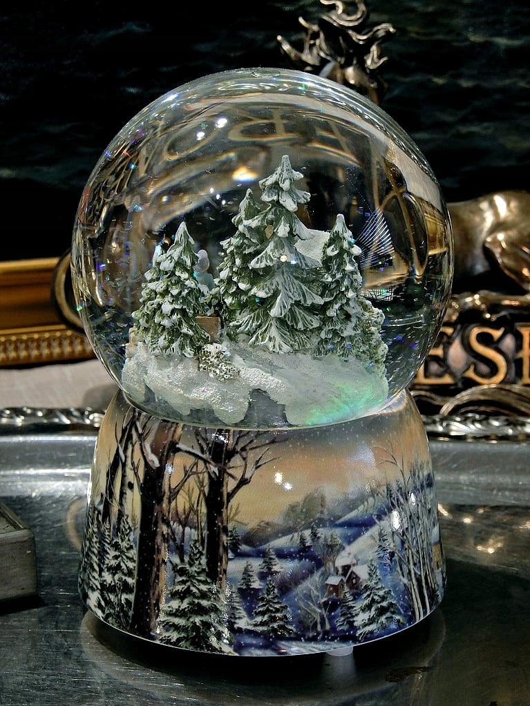 KULA ŚWIĄTECZNA POZYTYWKA CHOINKA DOMEK W LESIE SANKI PIES TATA SYN Marka inna