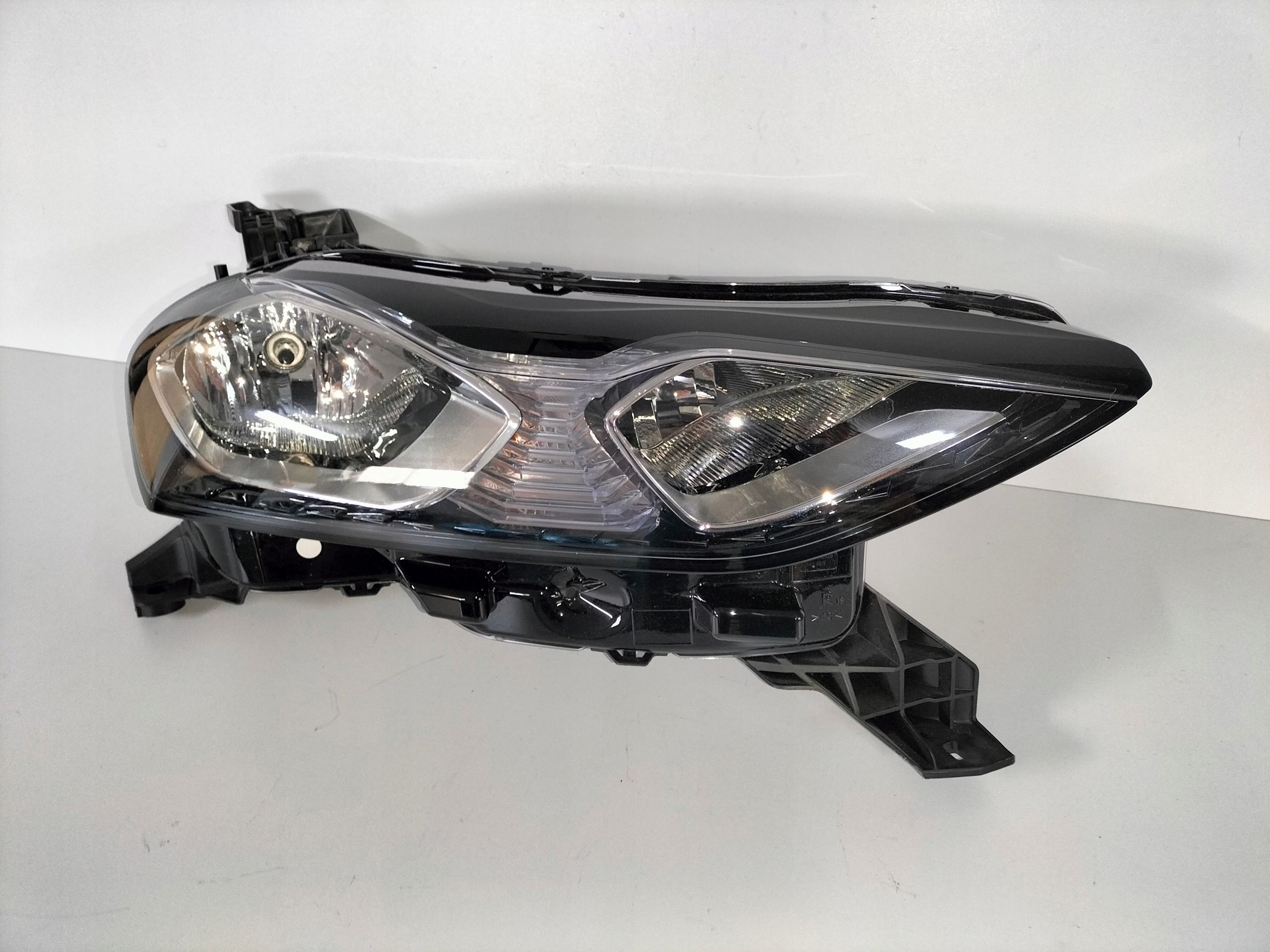 light front reflektor right CITROEN DS3 CROSSBACK 19