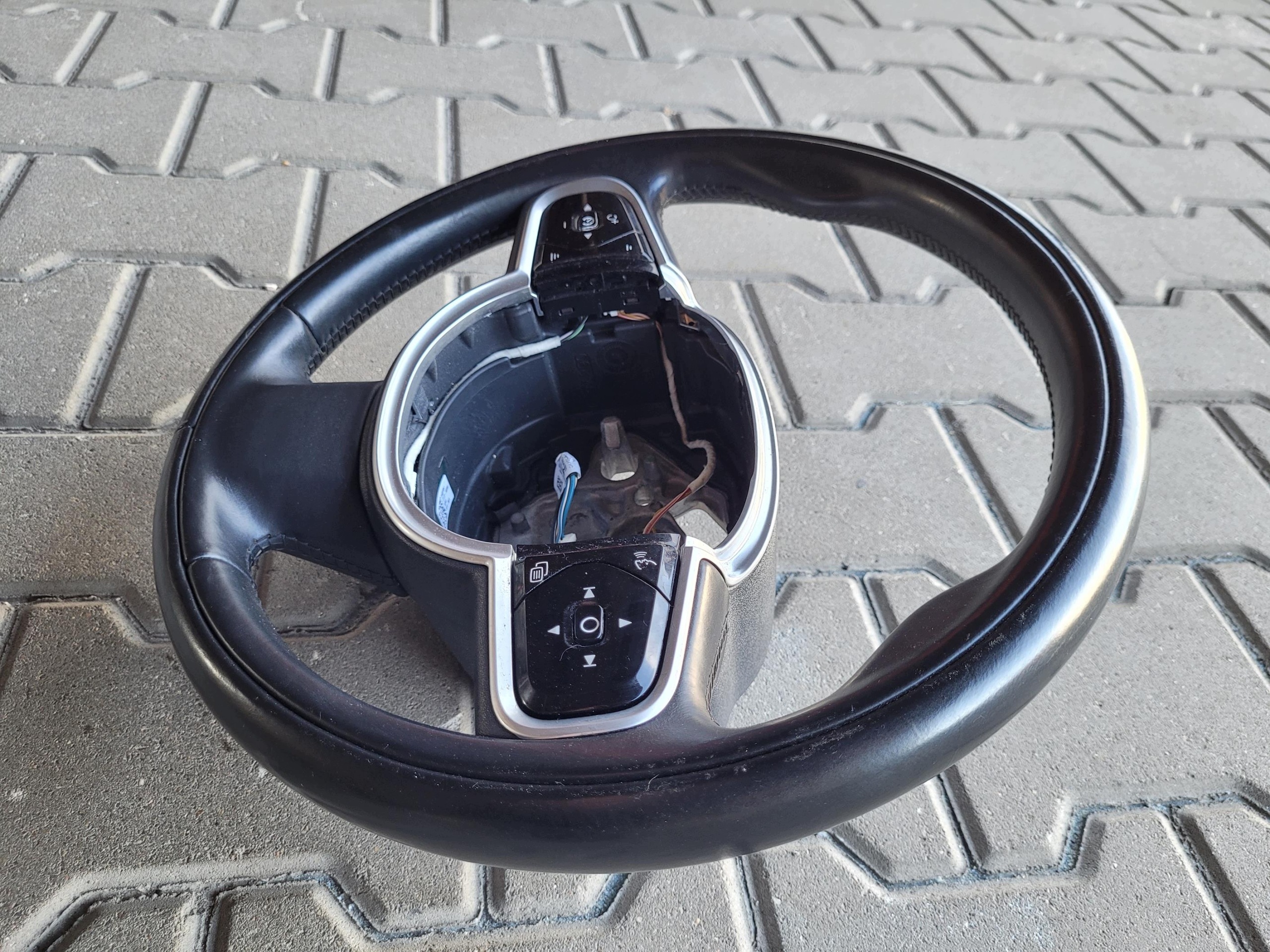 lenkrad MULTIFUNKCJA 31407817 VOLVO XC60 II